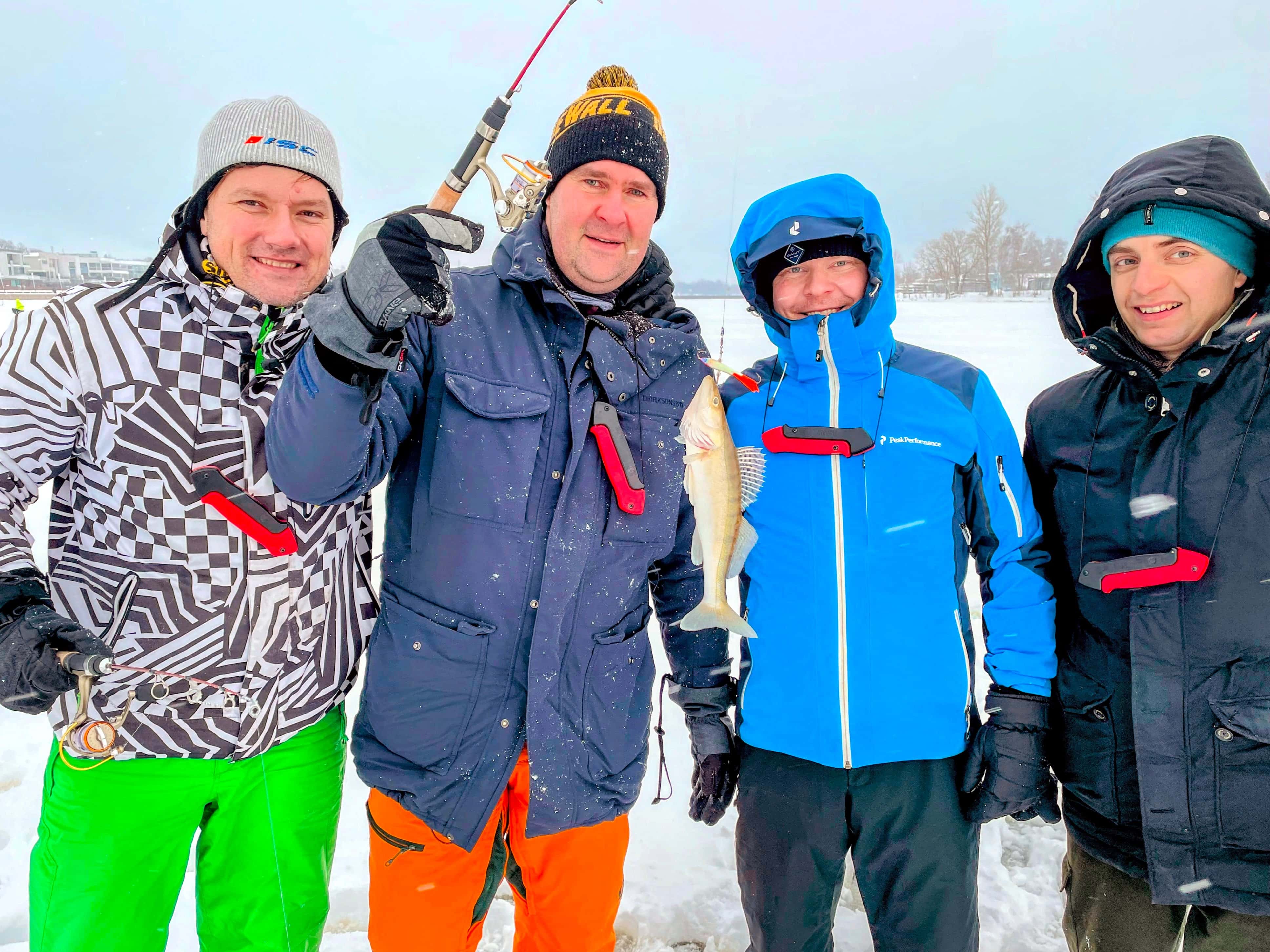 Talvine jääkalastusretk ja elamusmajutus Sauga kalurikülas