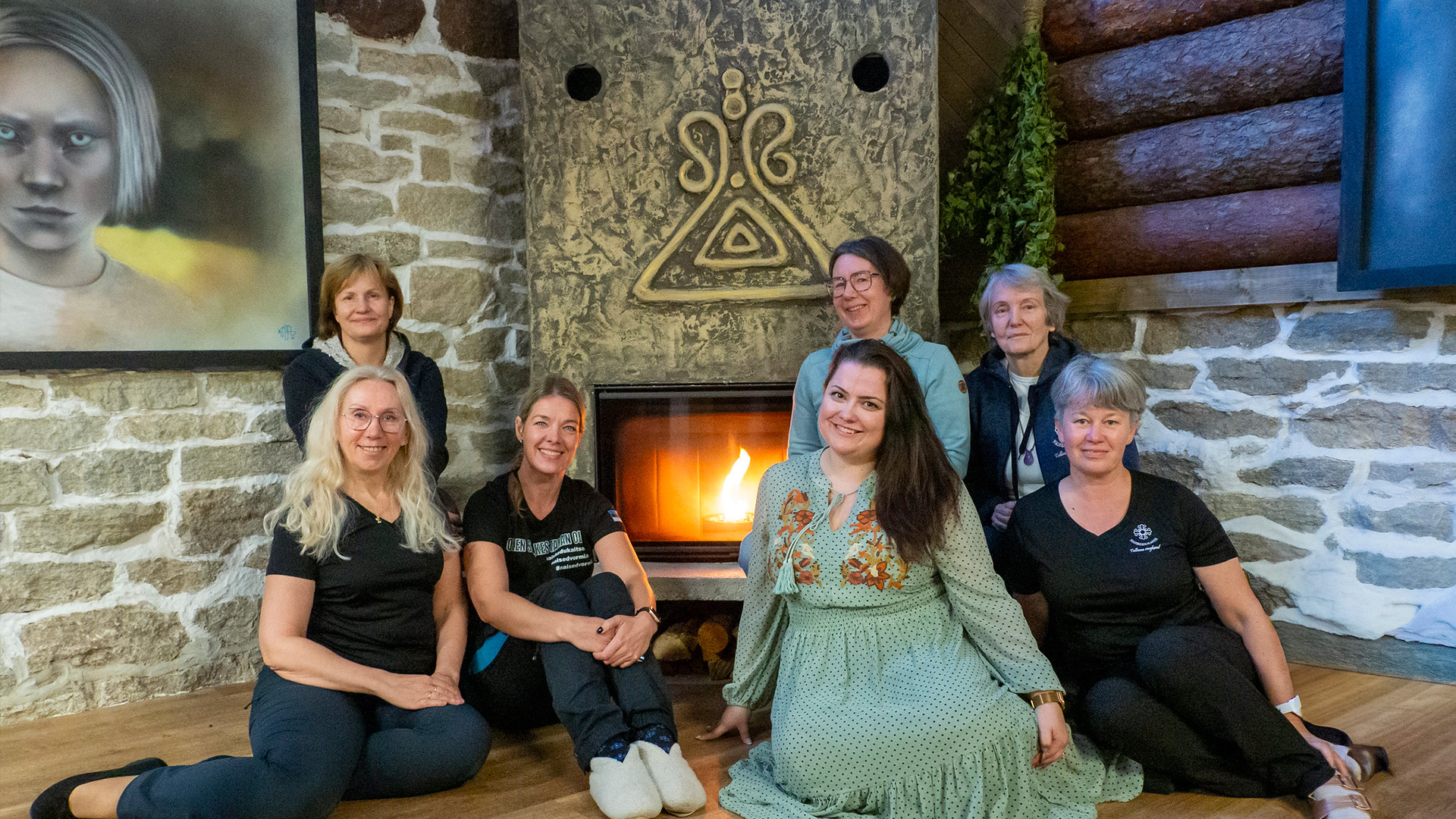 Kaminasaal seminarimajas Uneallika Puhketalus Maaema Kojas