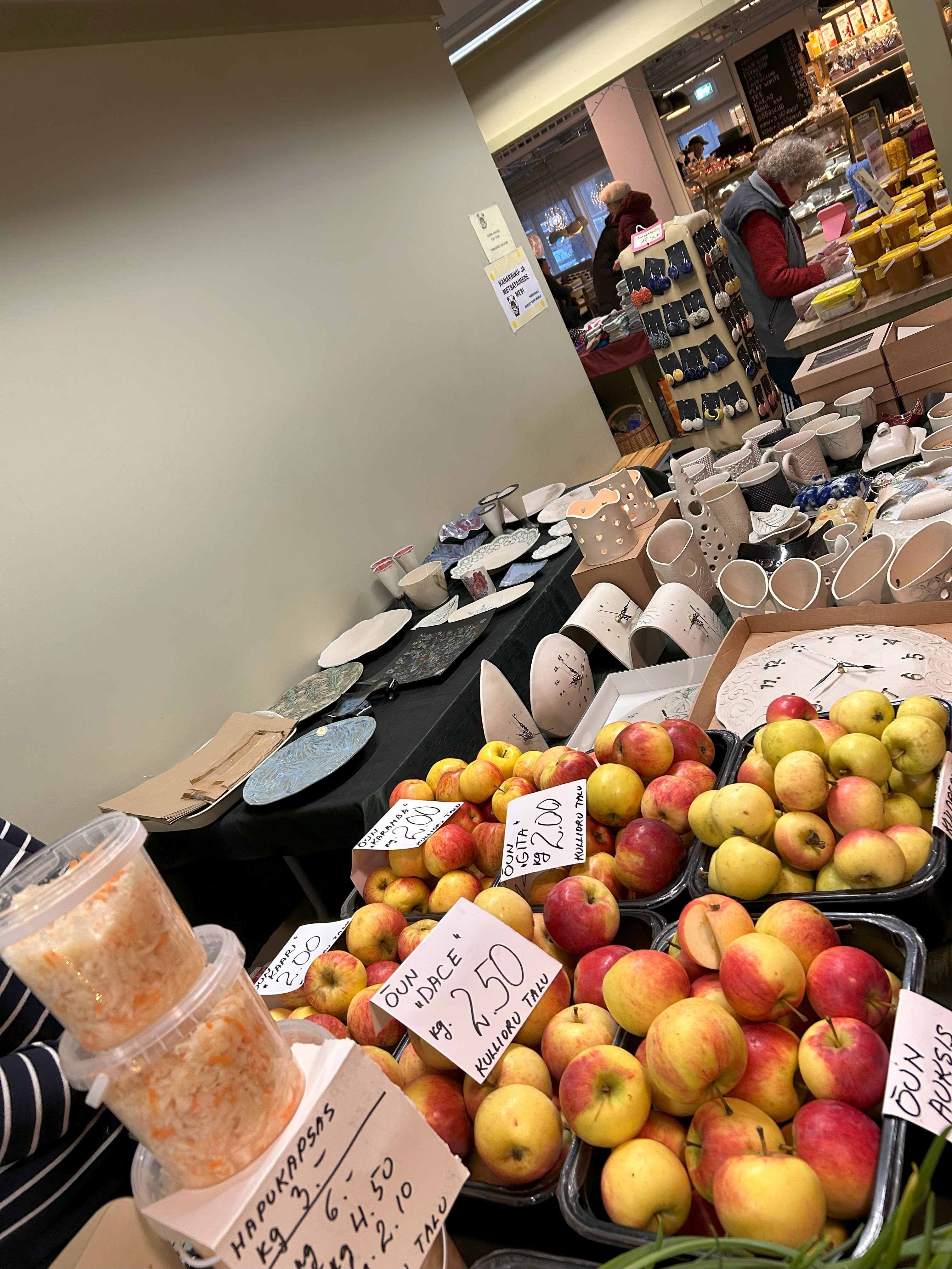 Keraamika ja kohalikud aiasaadused