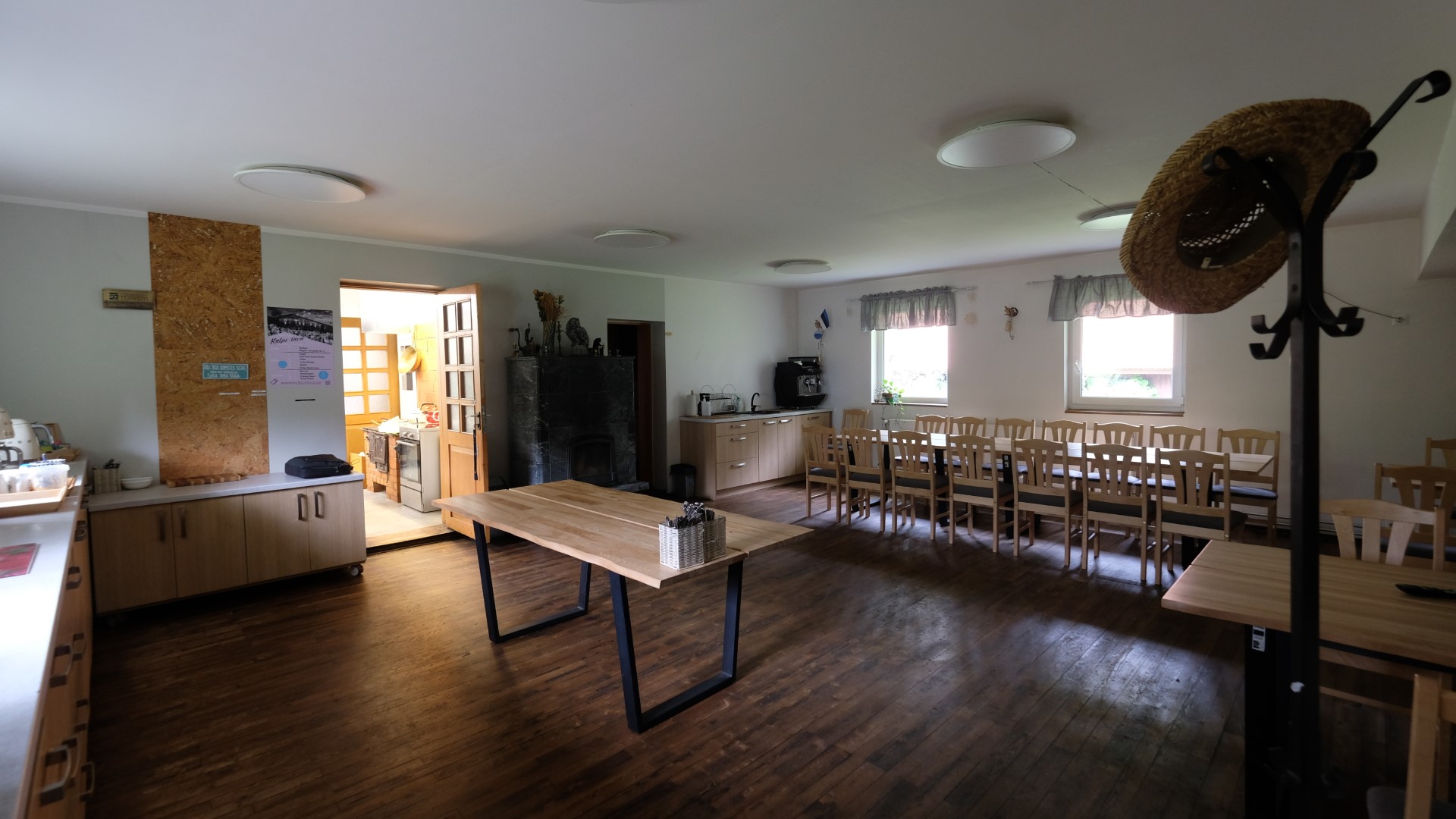 Kallasten matkailutilan työpajasali