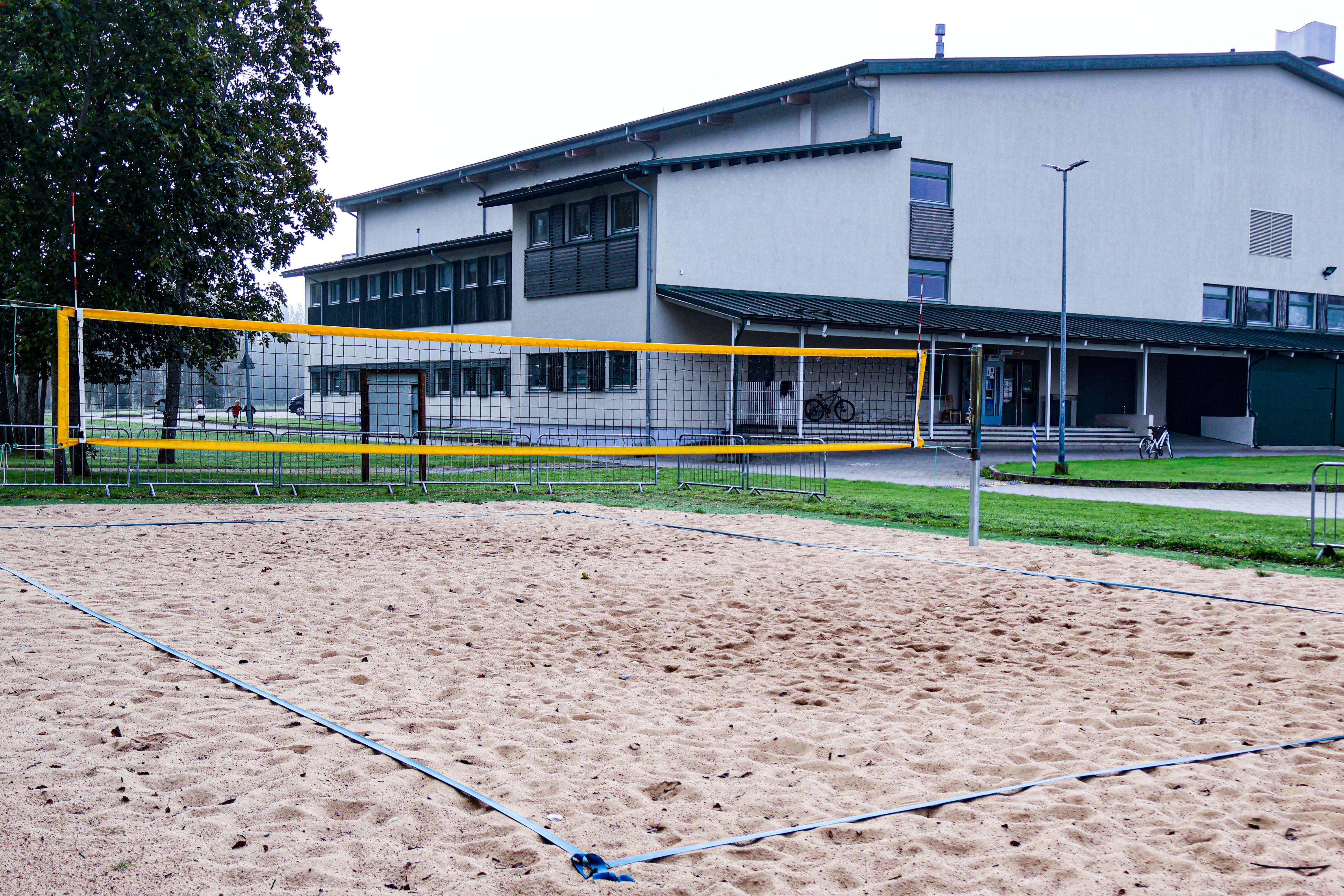 Vesiroosi ujumiskoht, rannavõrkpall