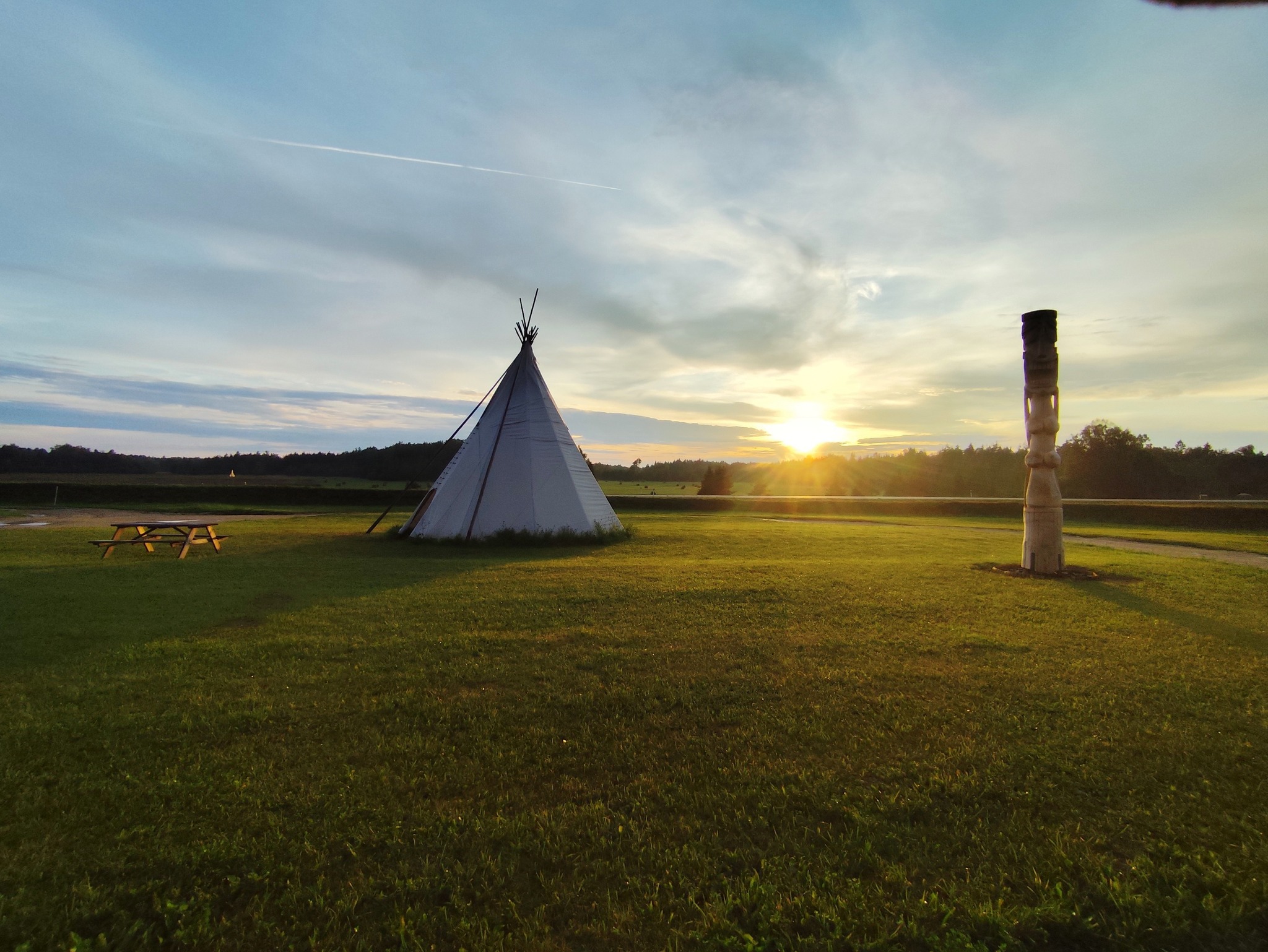 Õhtune loodusvaade Rapla Ratsakeskusest