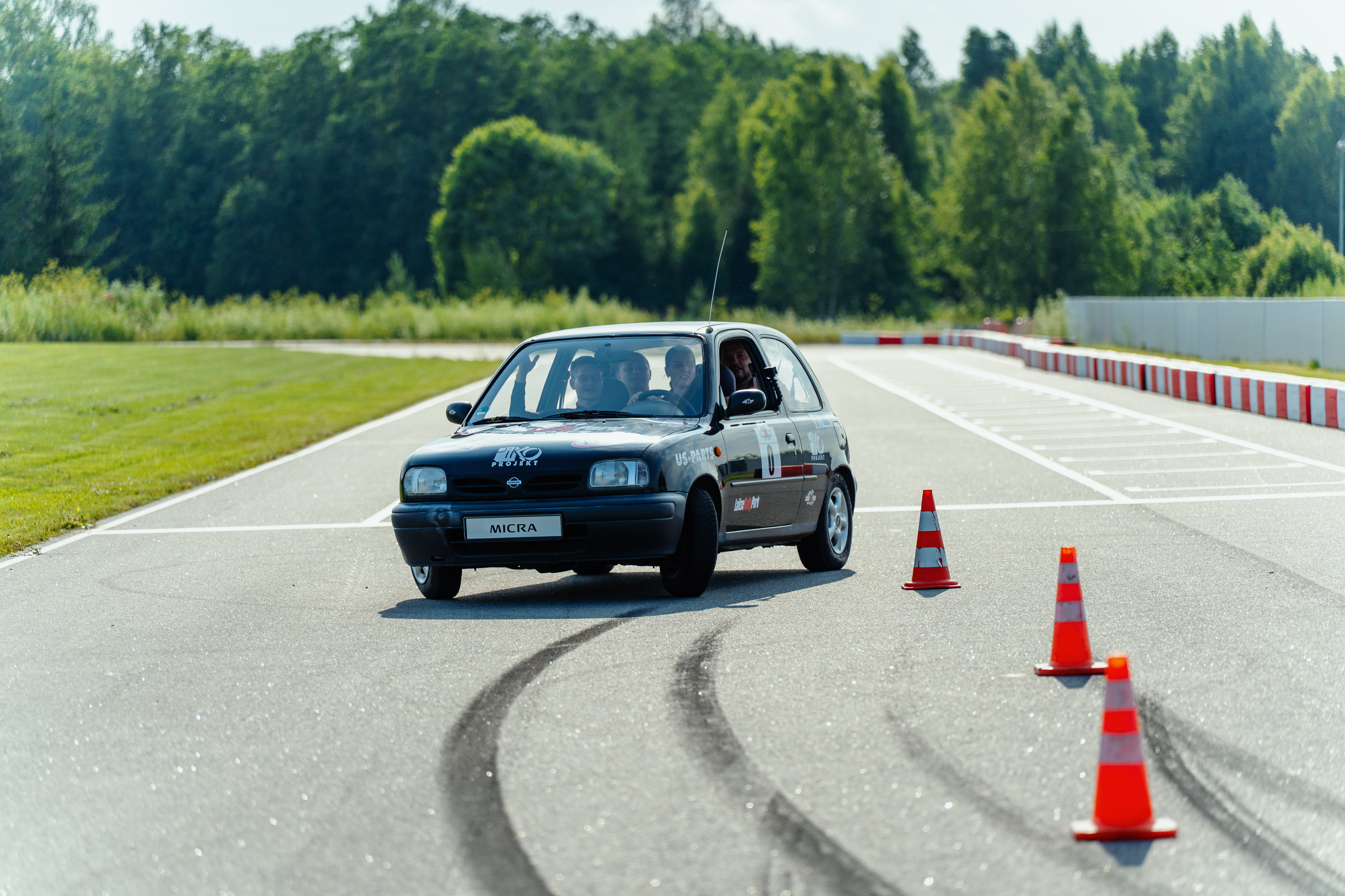 Trikiautoga slaalomi sõitmine LaitseRallyPark´is
