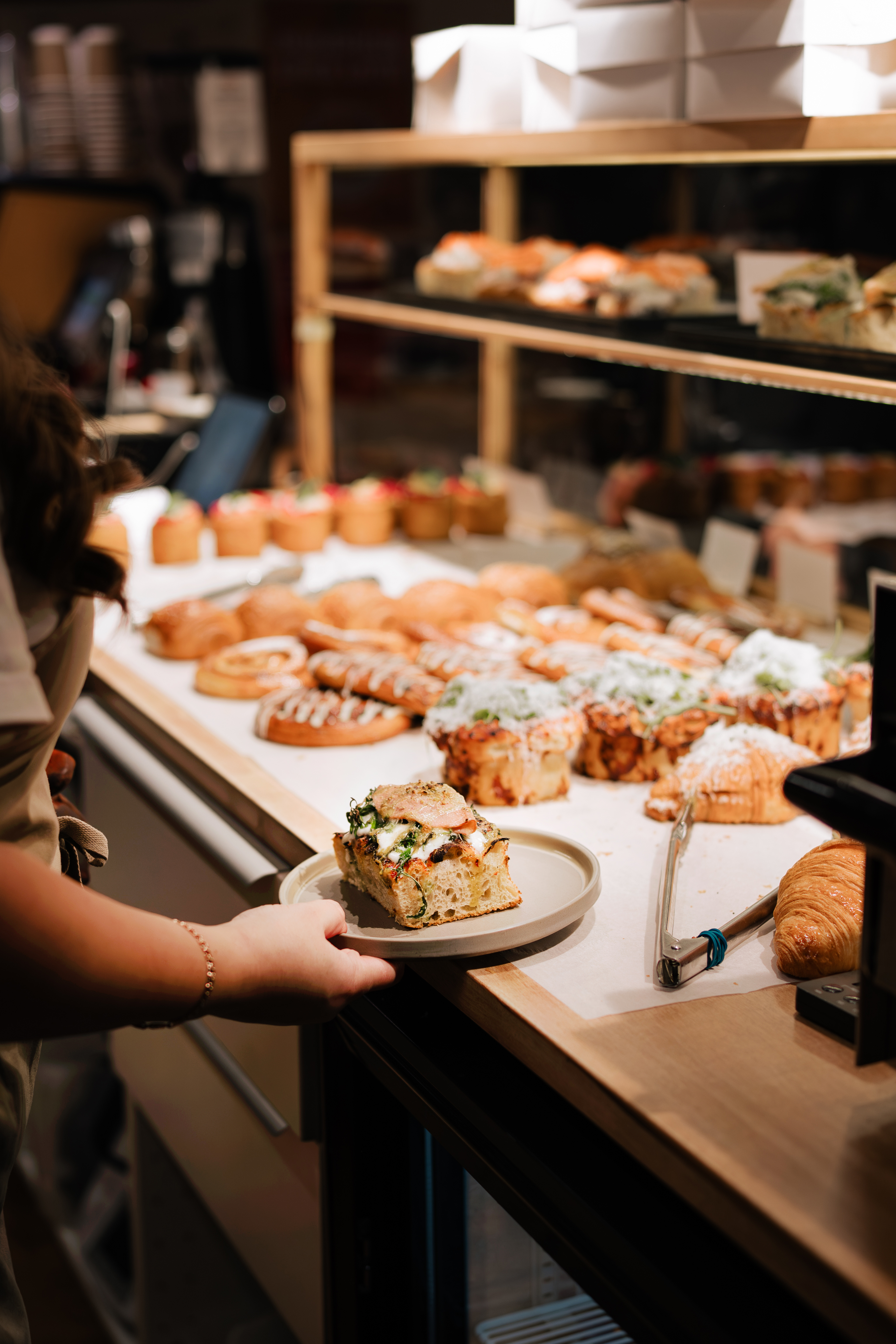 Krõbe paksu põhjaga pizza Cruffinis Raekoja platsil
