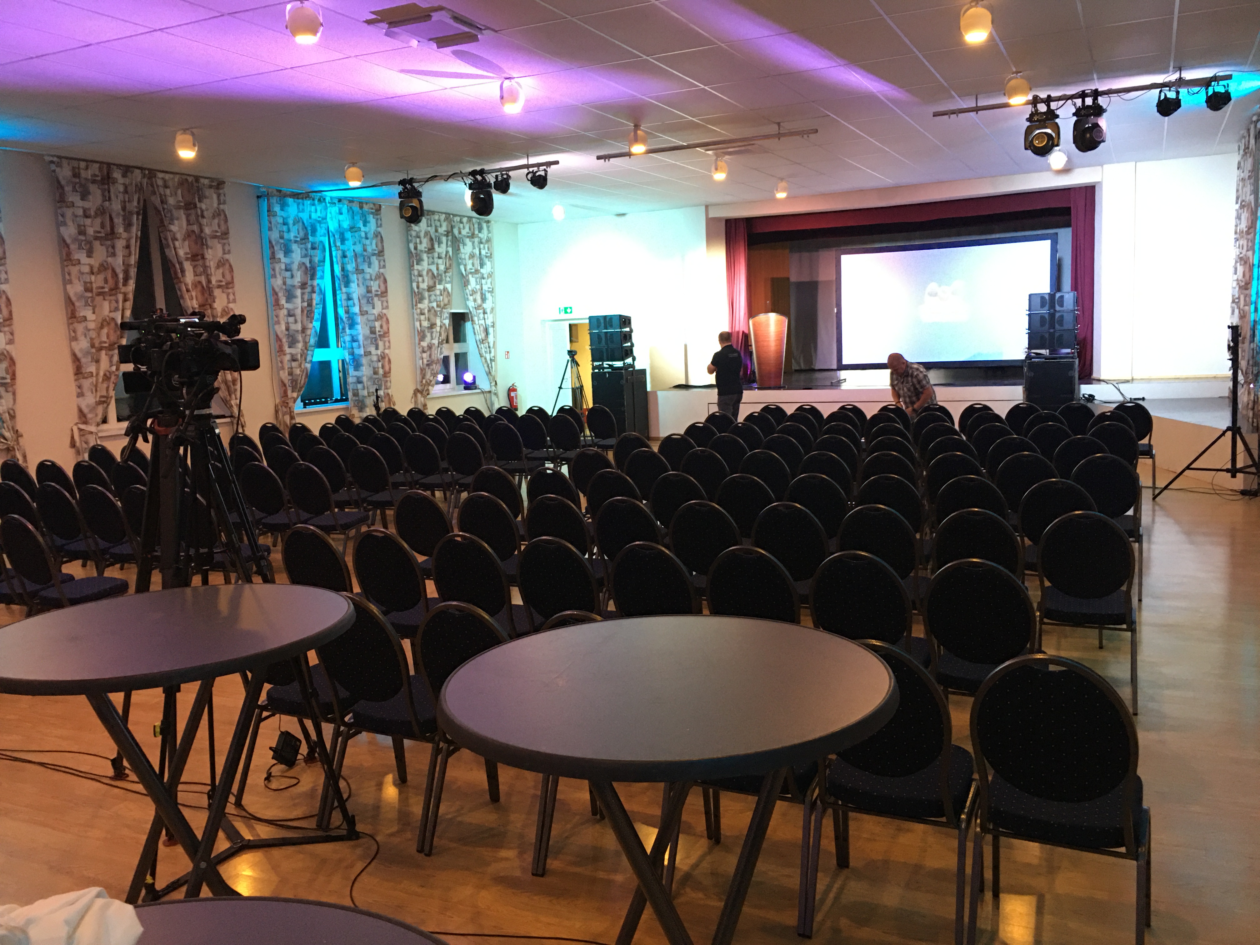 Fishermen's Clubhouse theater-style layout