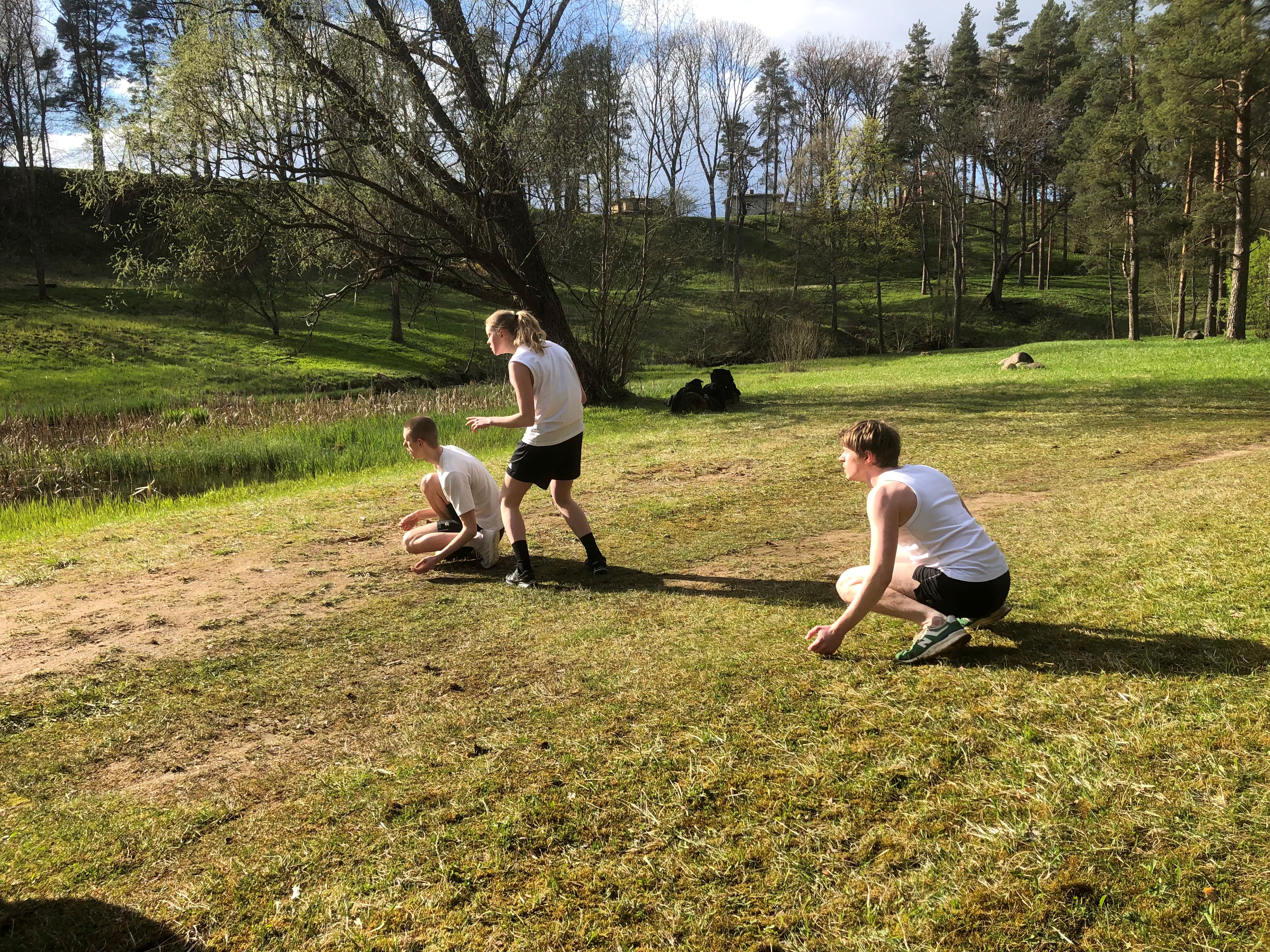 Tantsunädala etendus looduses