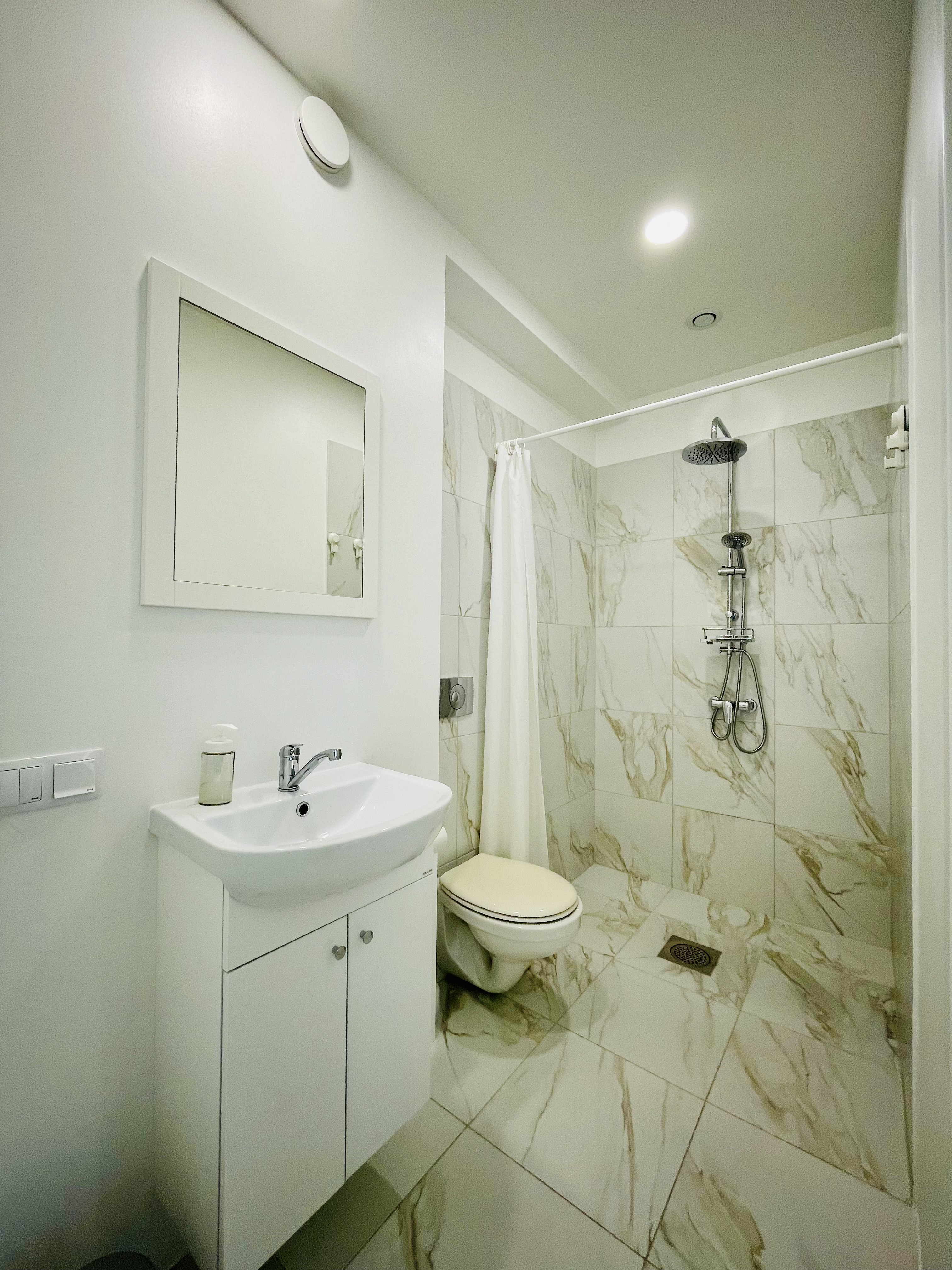 Endla hostel ühis vannituba