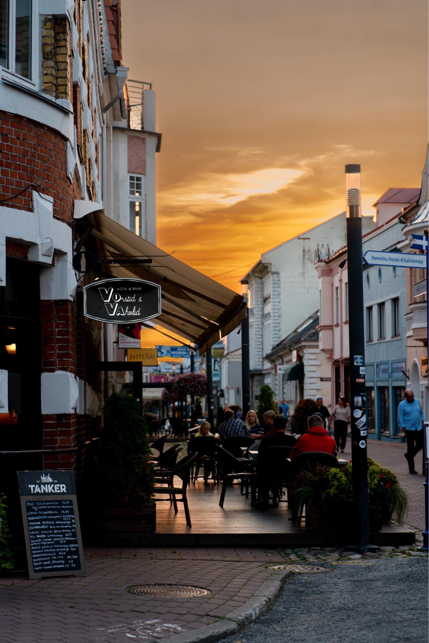 VoVa suveterrass Rüütli peatänava ääres