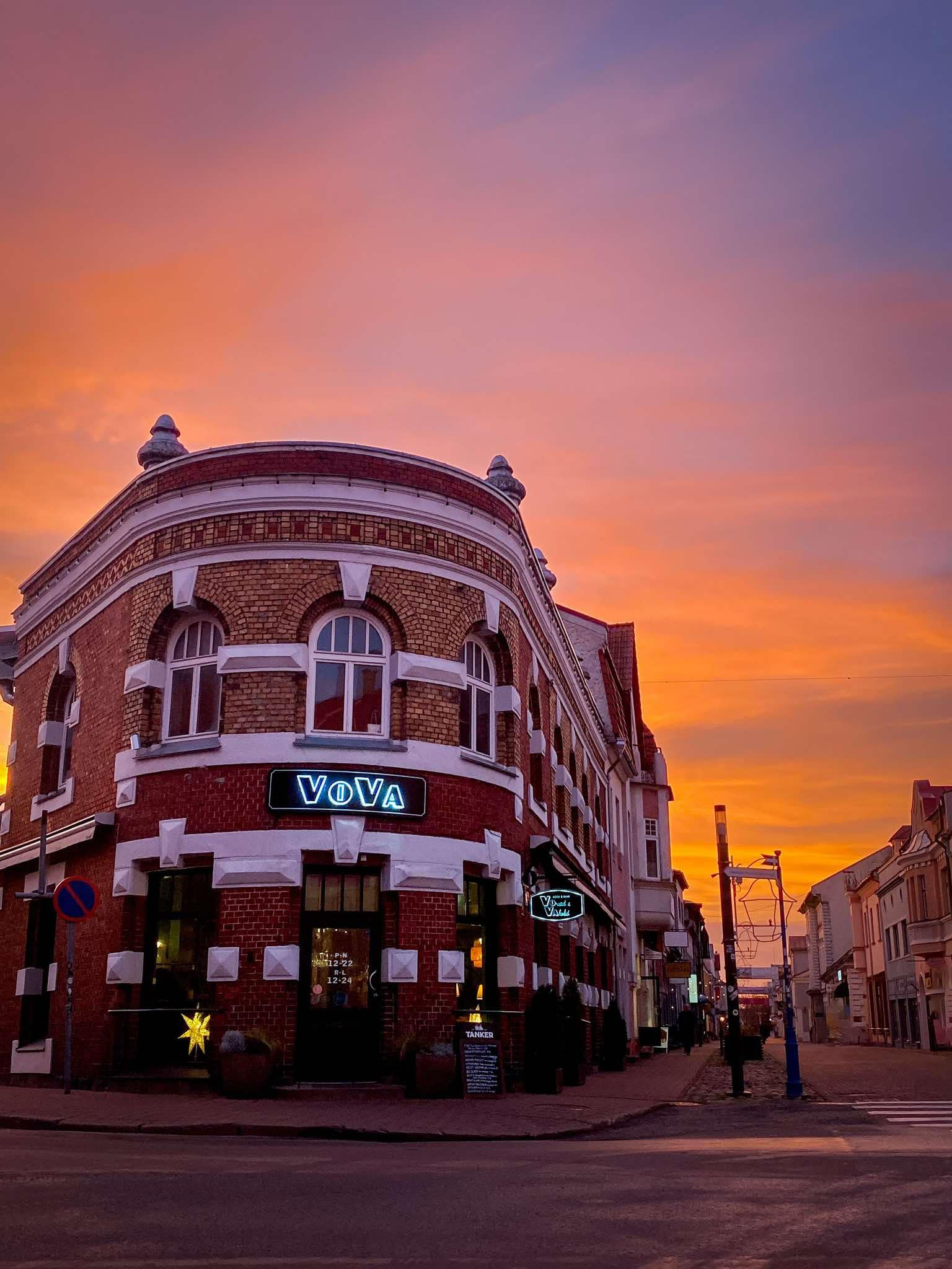 Vorstid & Vahvlid Köök & Baar restoran Pärnu vanalinnas