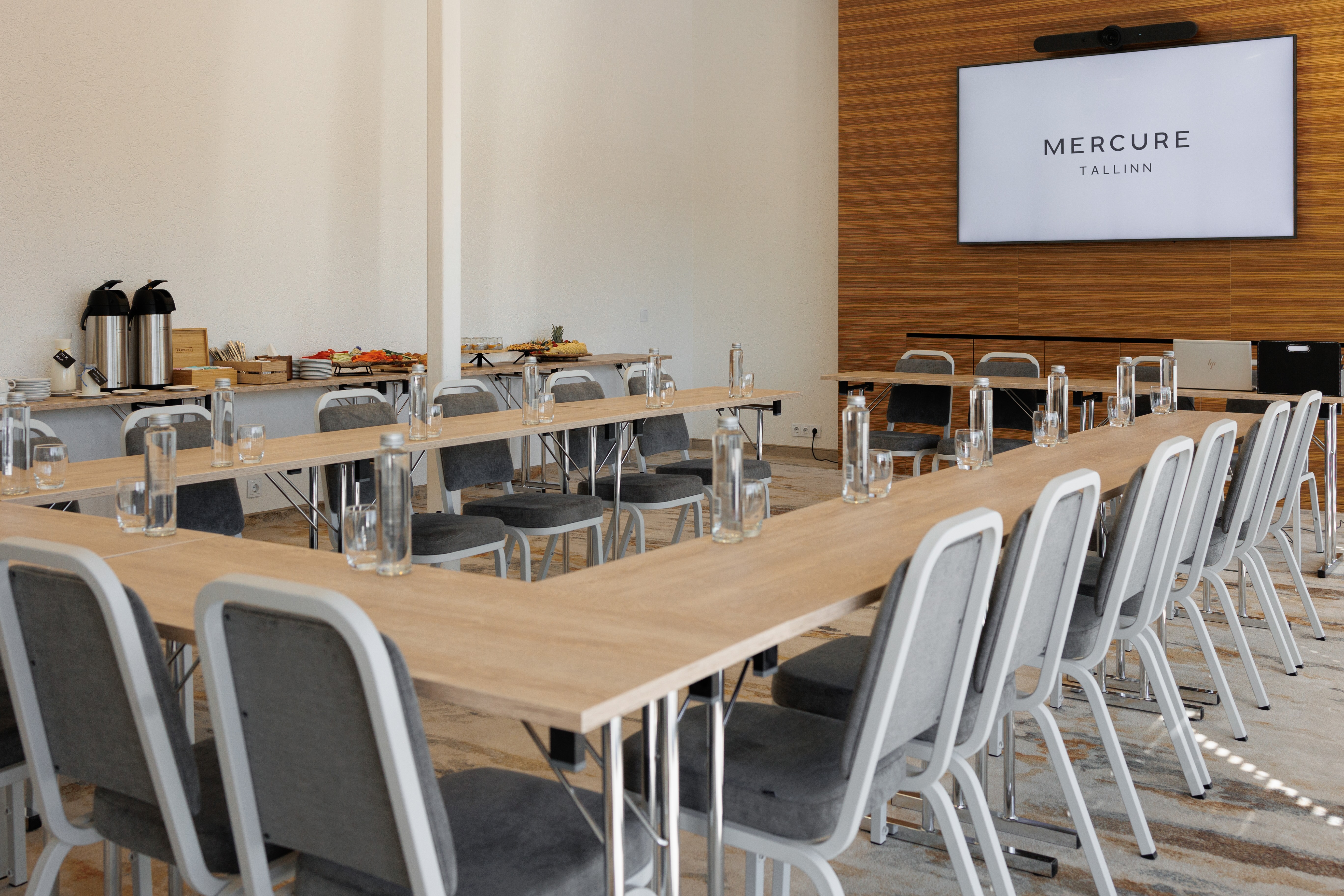 Mercure Tallinn ümarlauaga konverentsiruum La Rive
