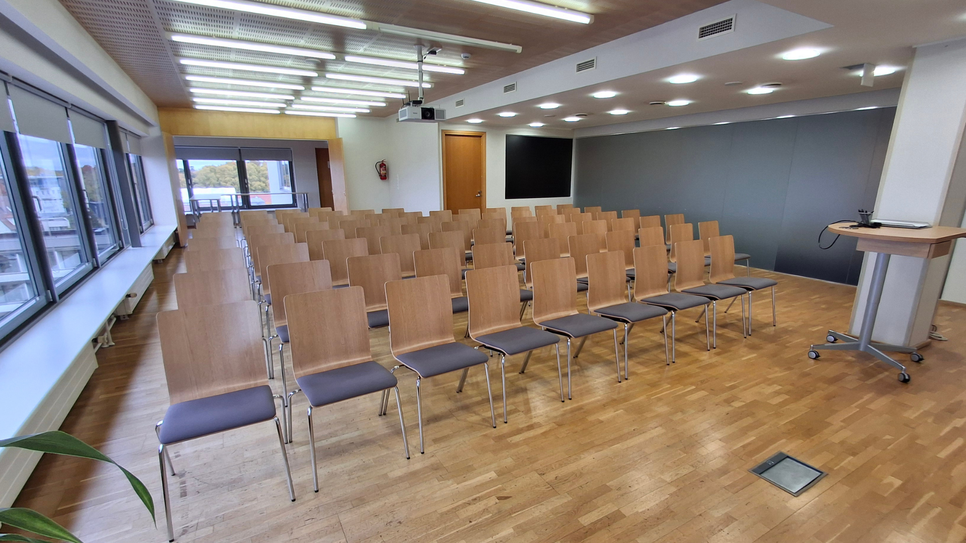 Seminariruum Tervis ravispaahotellis Pärnu linnas