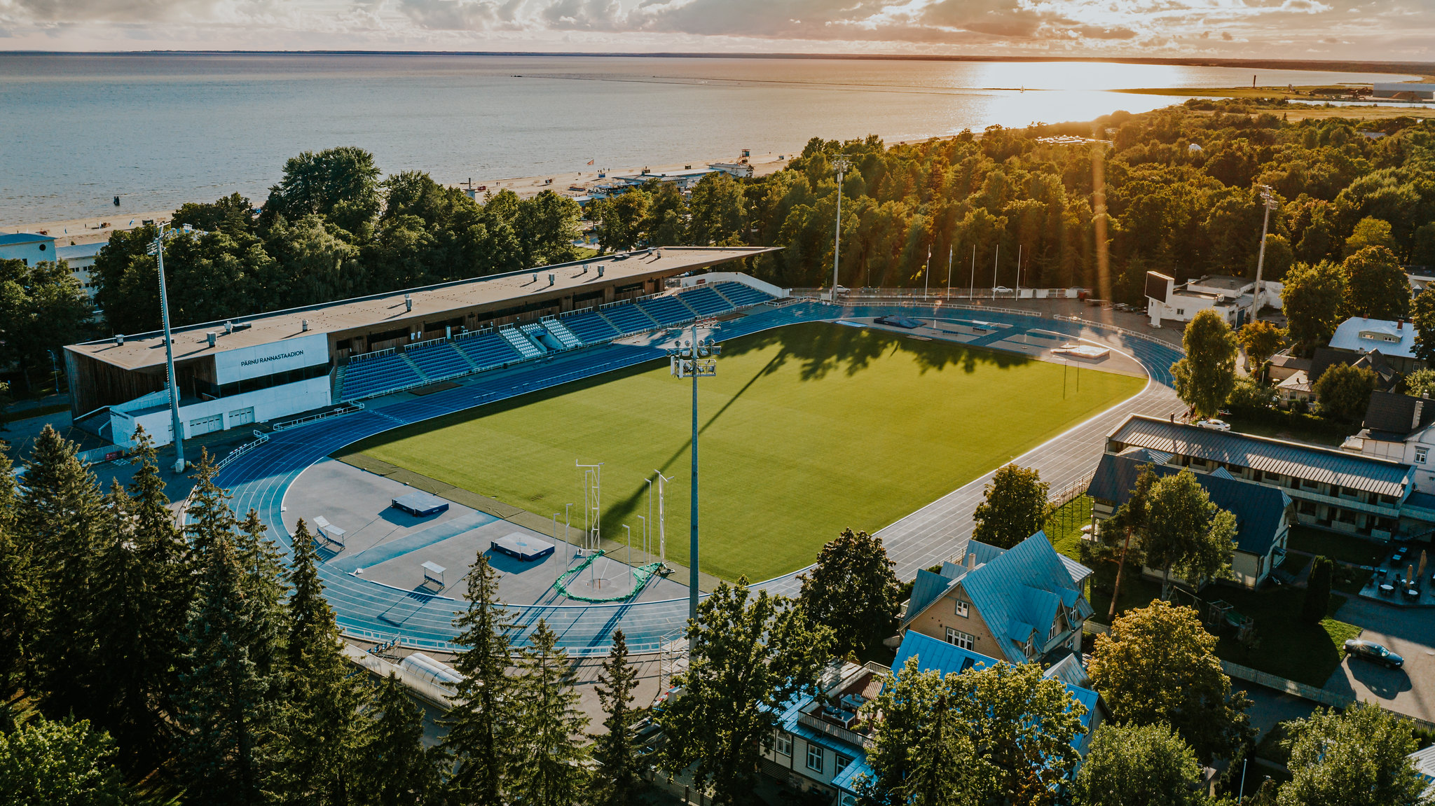 Pärnu Rannastaadion koos peahoonega