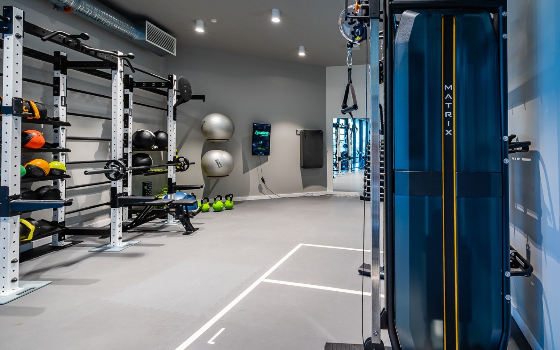 Raja ujula 52 m² suurune jõusaal