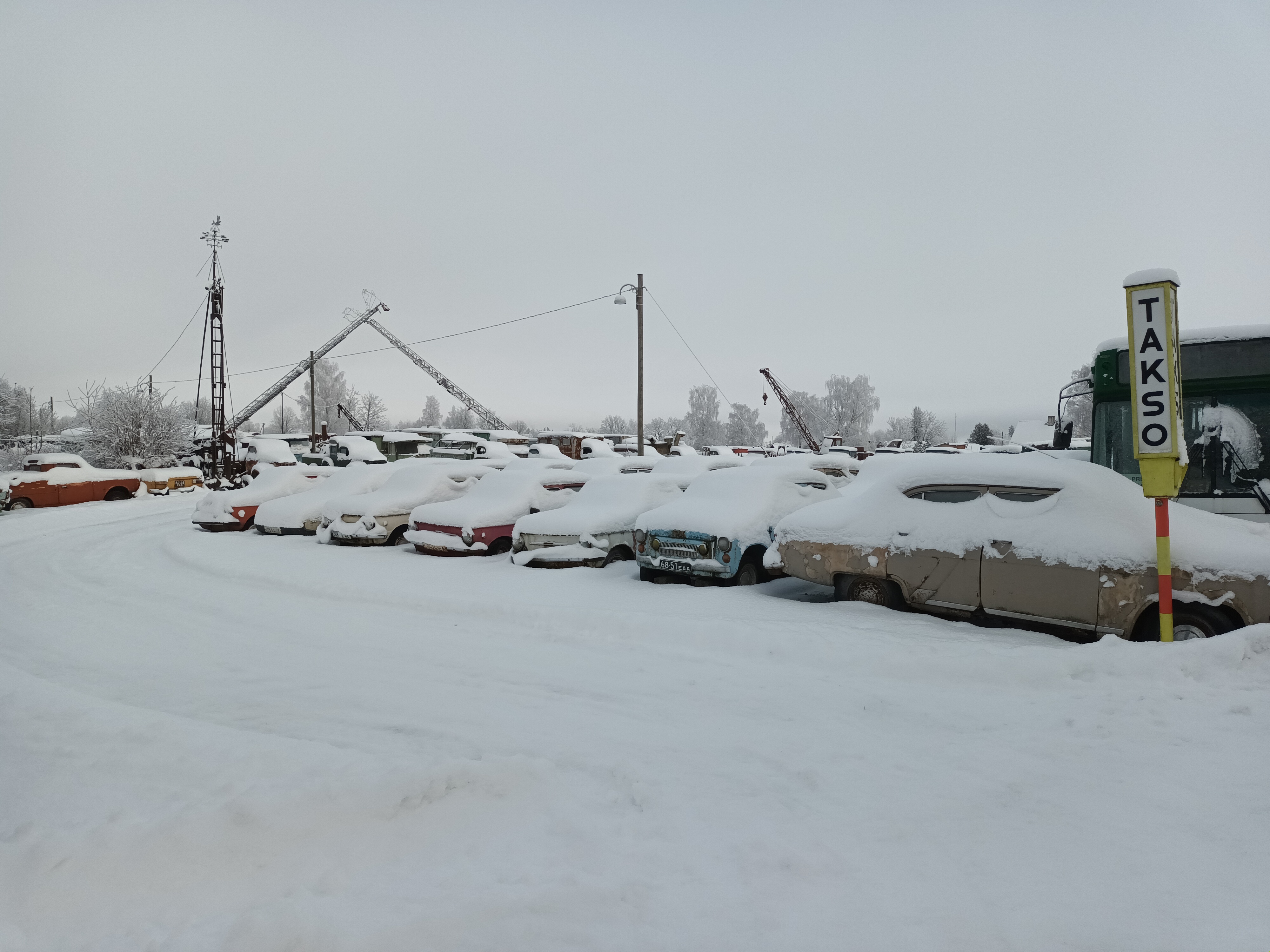 Järva-Jaani vanatehnika varjupaik talvel