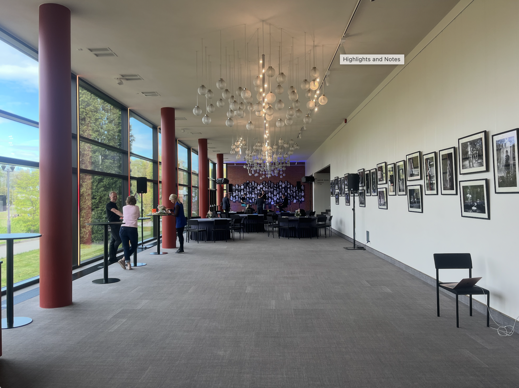 Ugala teatri fuajee õhtusöögiks