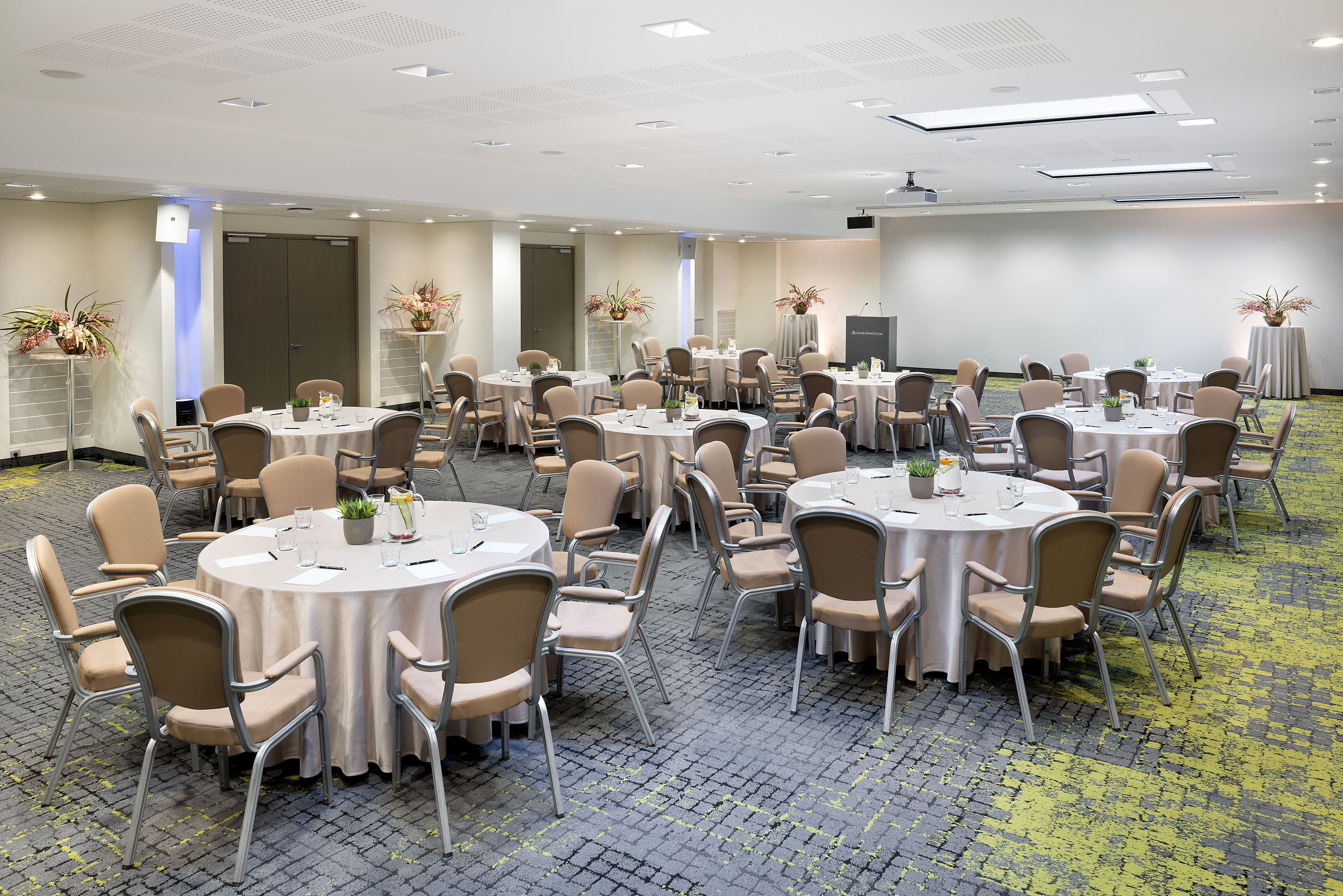 Nordic Hotel Forumi konverentsiruum vastuvõtu stiilis
