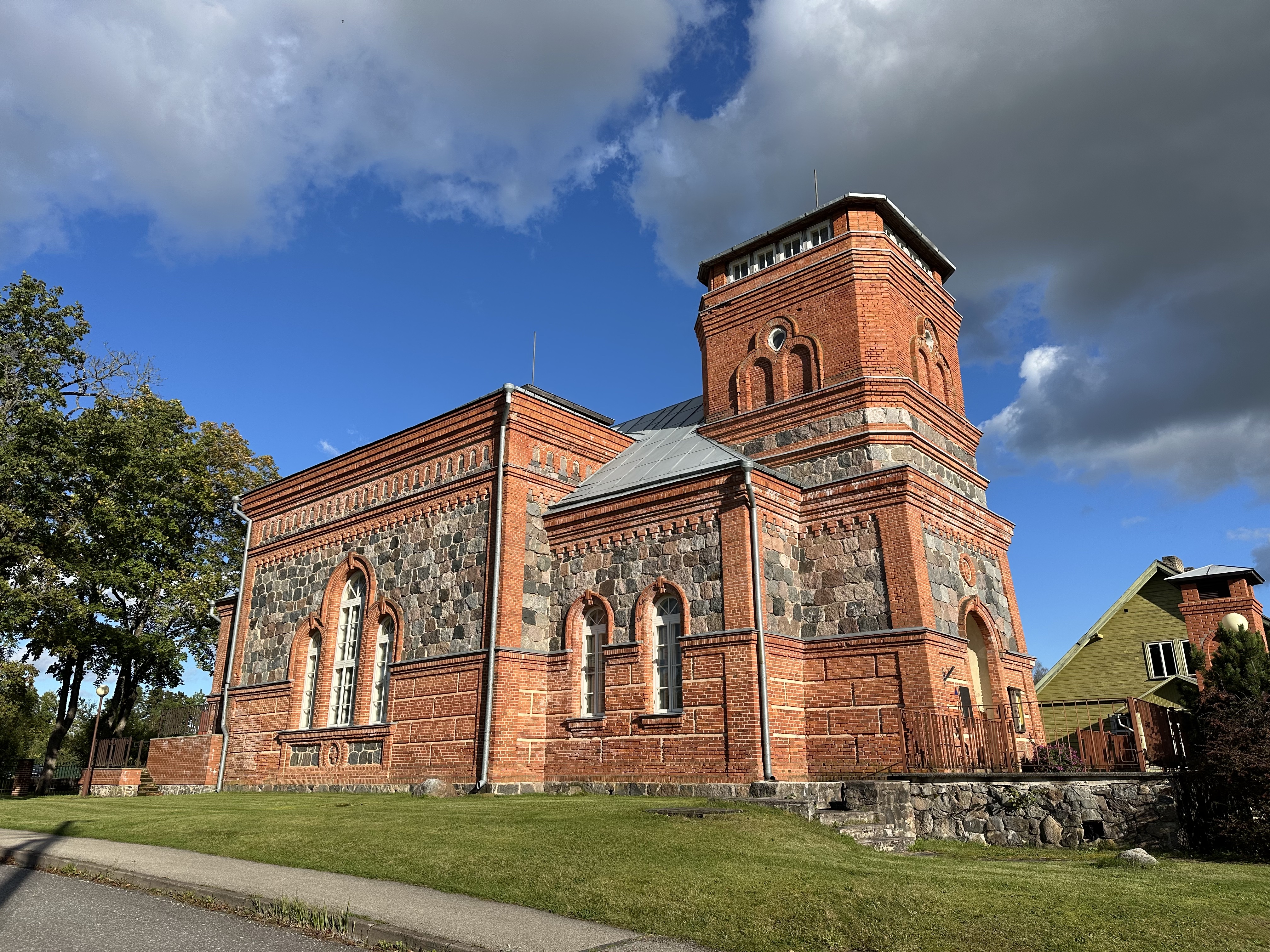 Kirkko Tõrva Kirik-Kammersaal