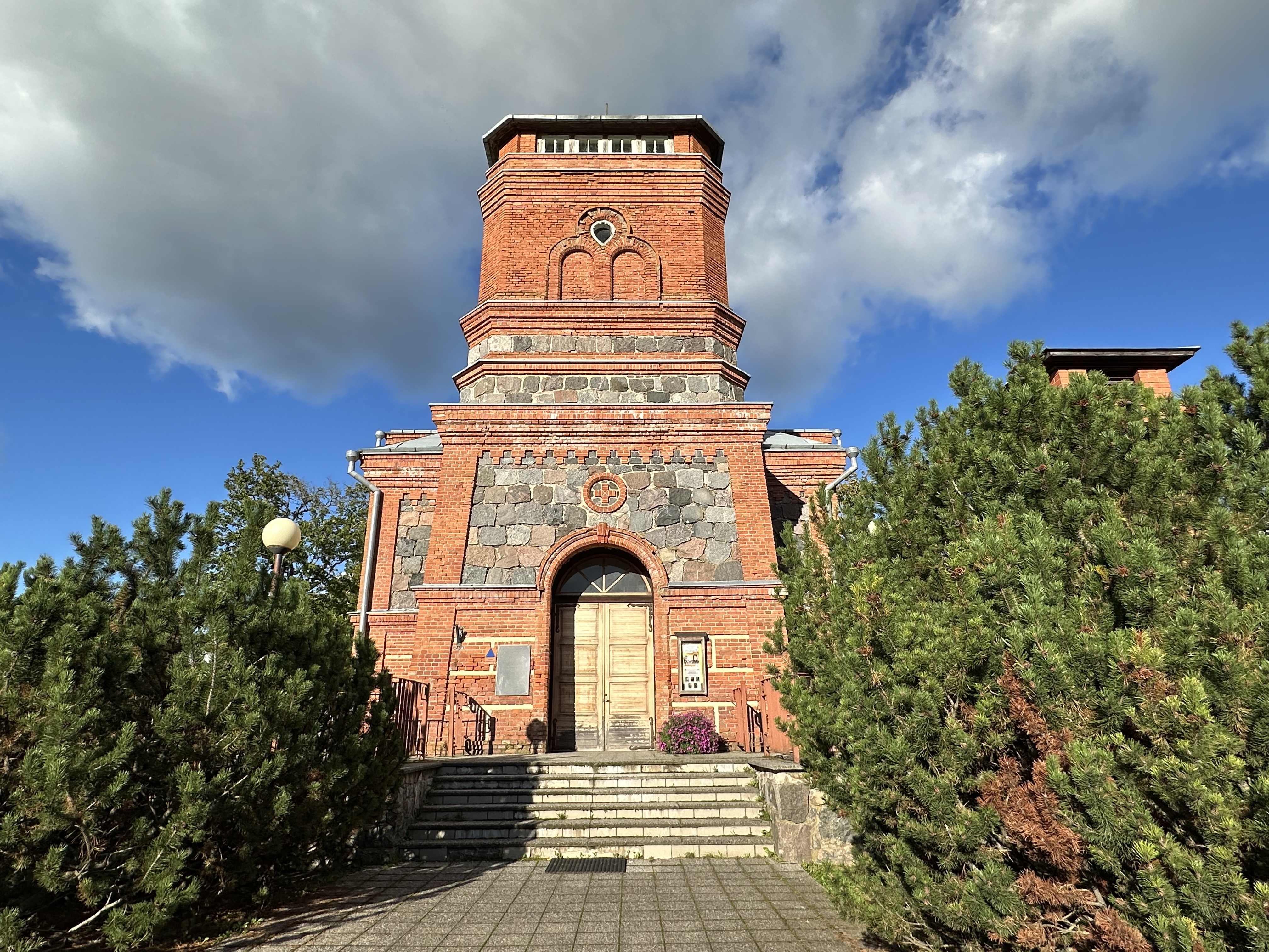 Kirkko Tõrva Kirik-Kammersaal