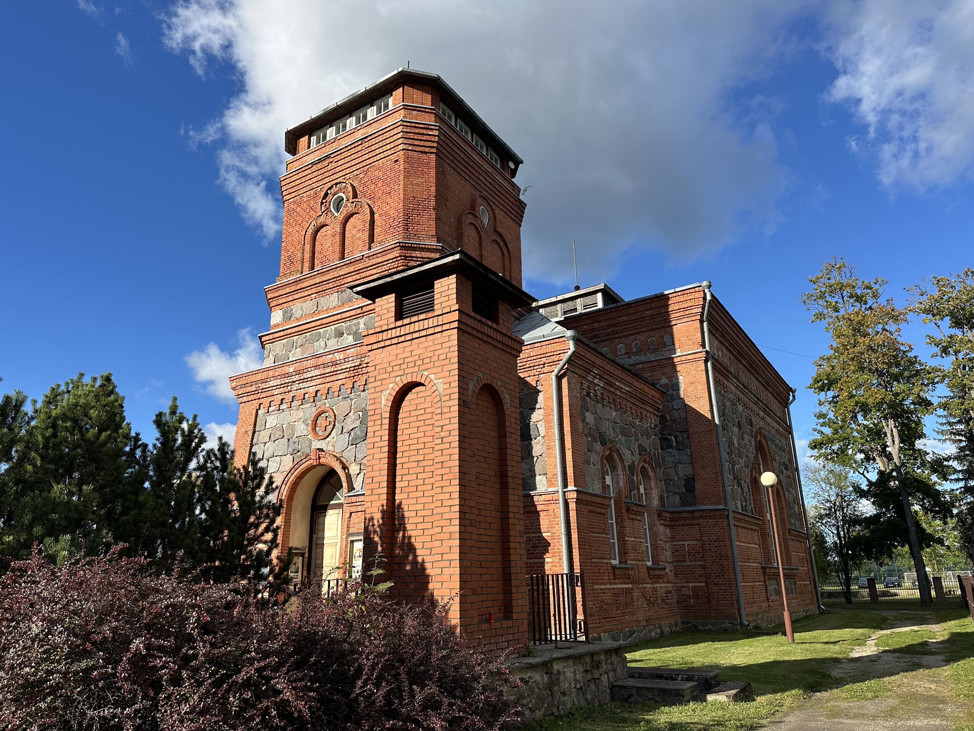 Kirkko Tõrva Kirik-Kammersaal
