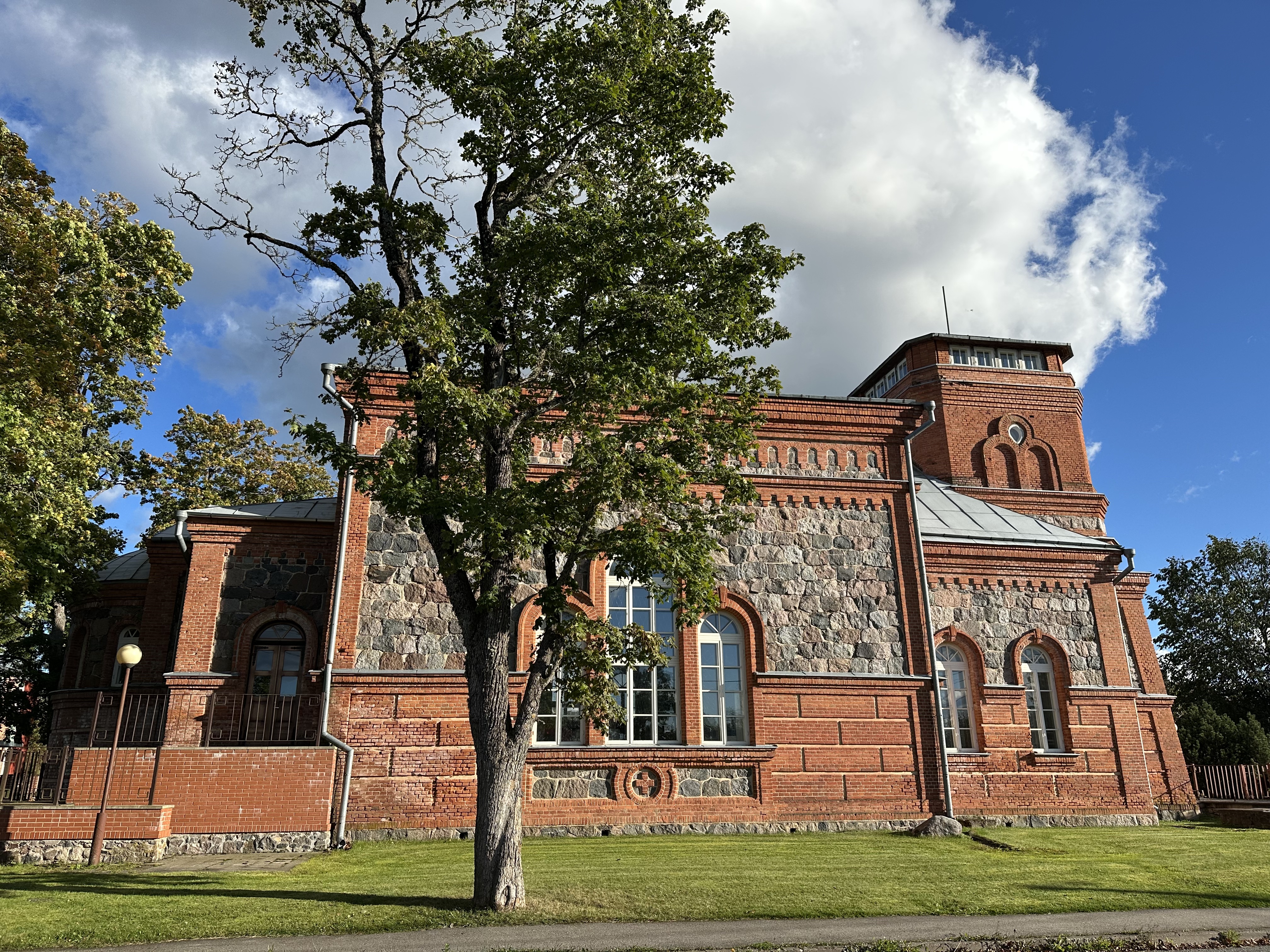 Kirkko Tõrva Kirik-Kammersaal