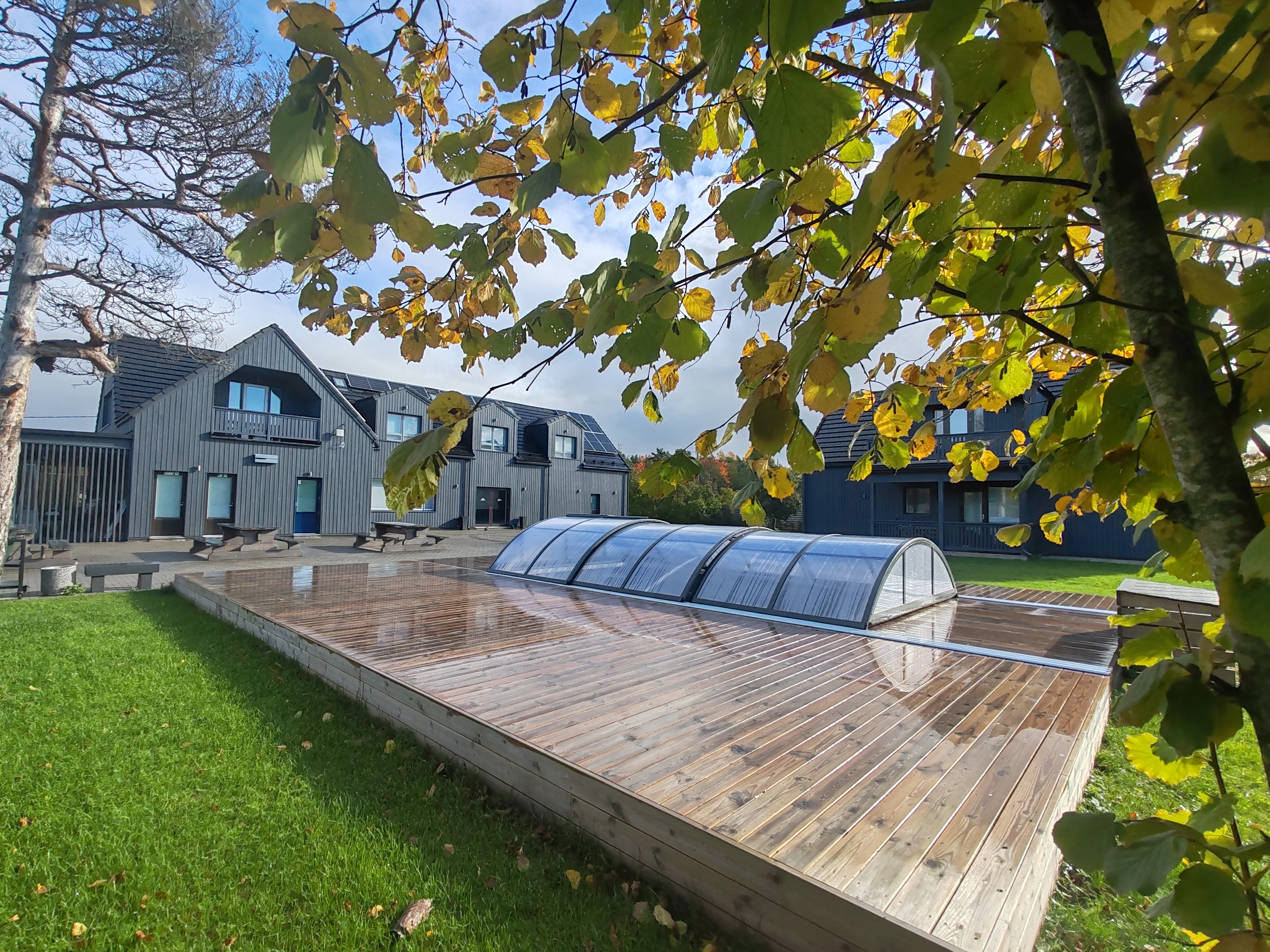 Sisehoov ja suvel küttega bassein