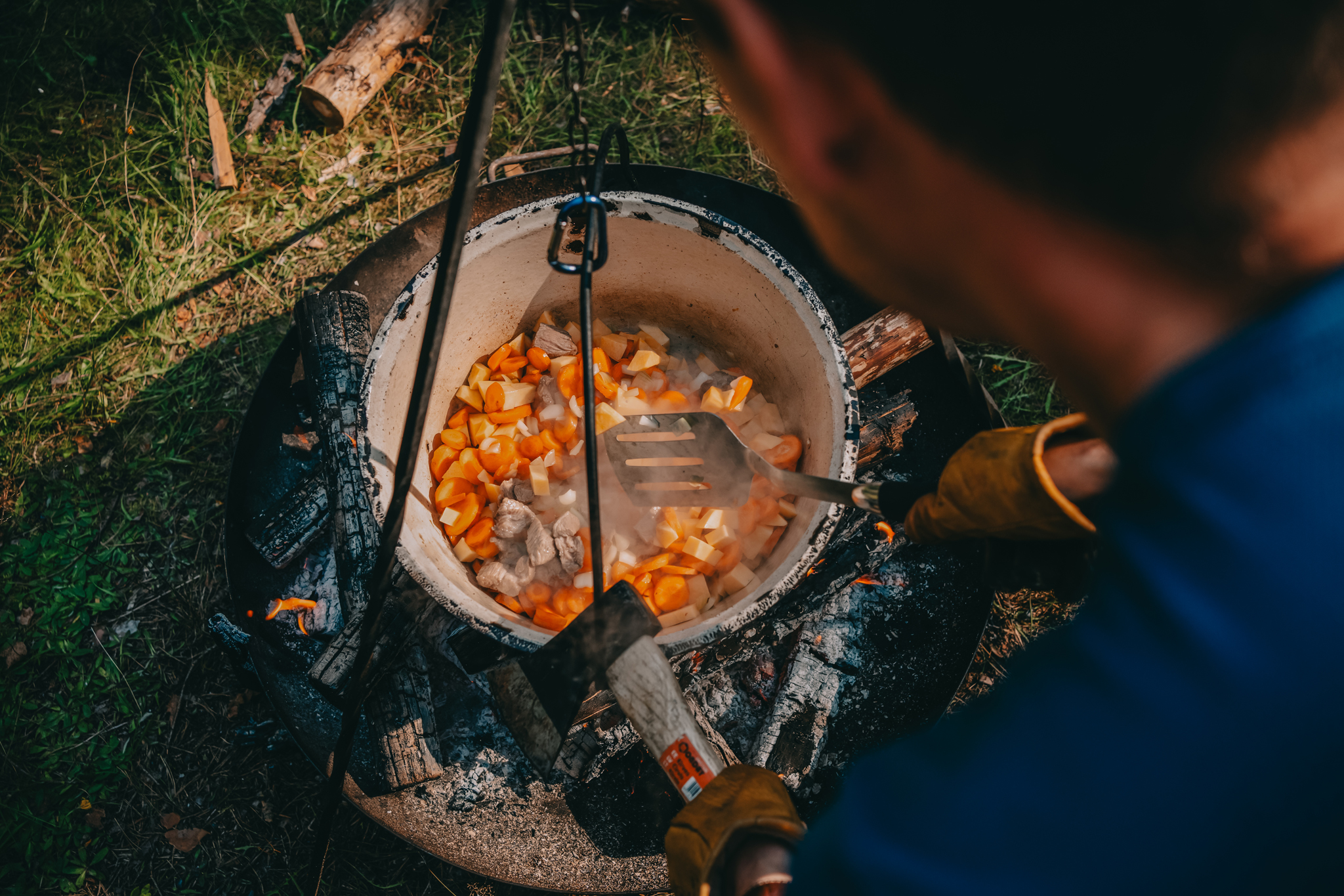 Nuotioruoat, pata tulessa