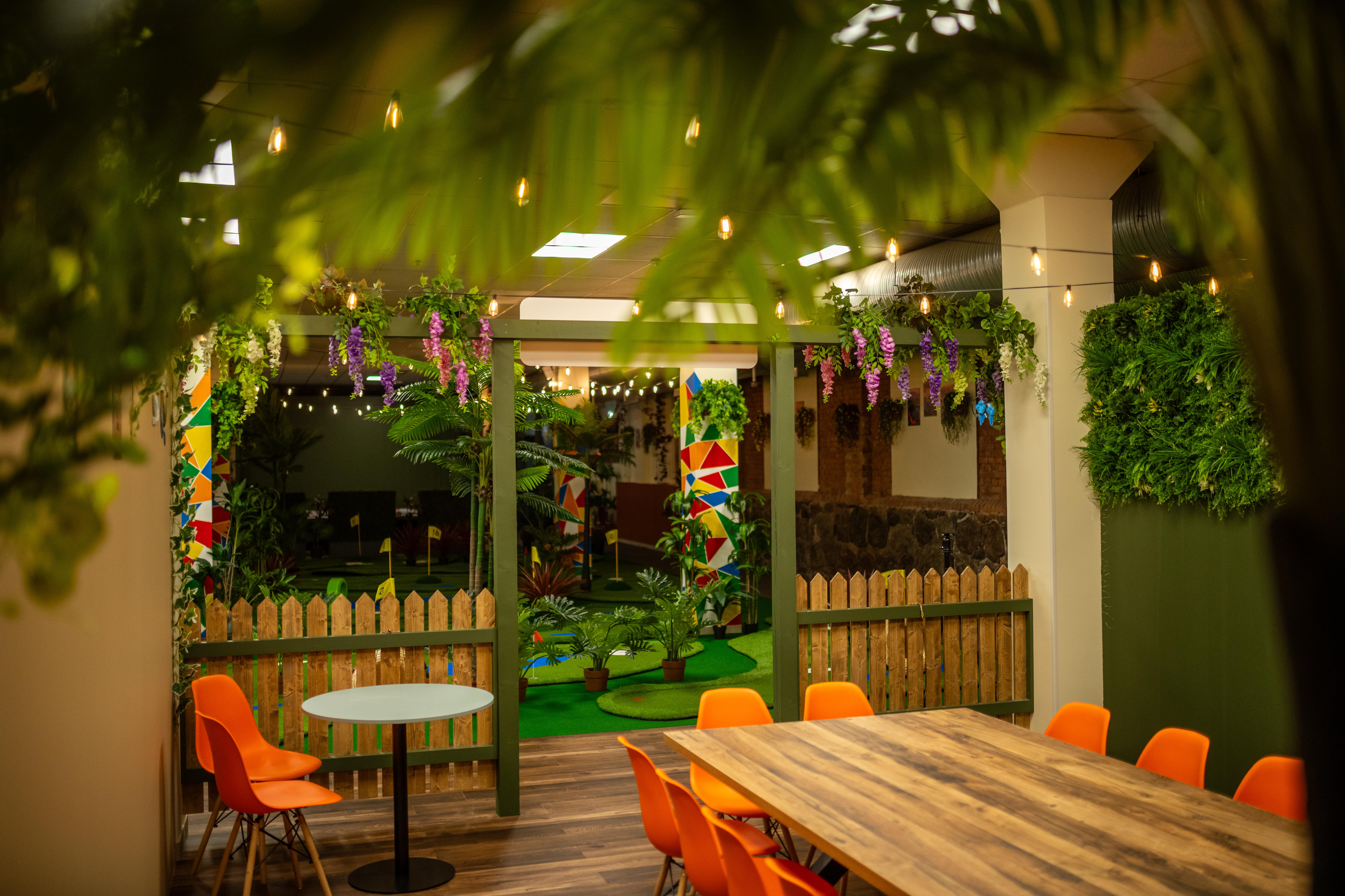 Peoruumid Minigolf RIO vabaajakeskuses Tartus