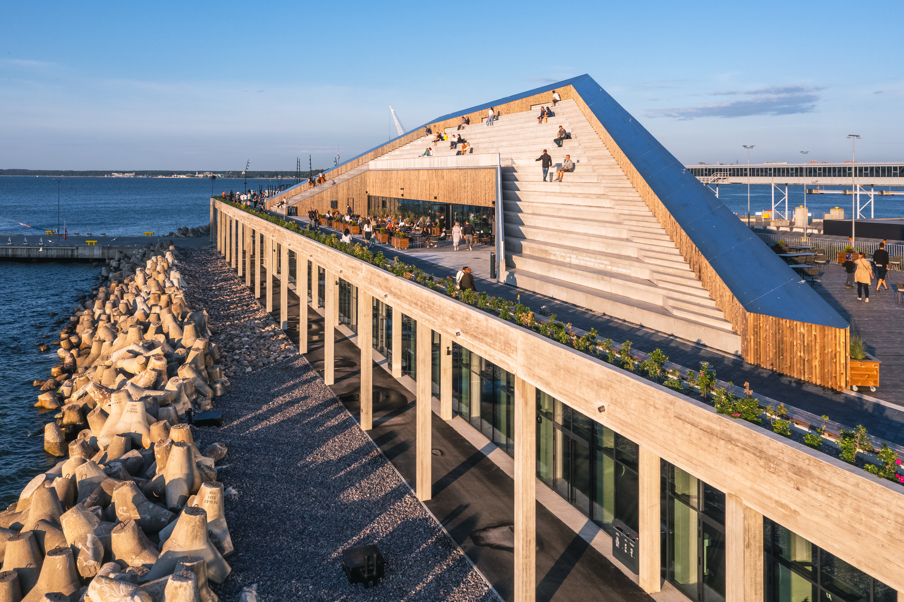 Vaade Kruiisiterminali promenaadile