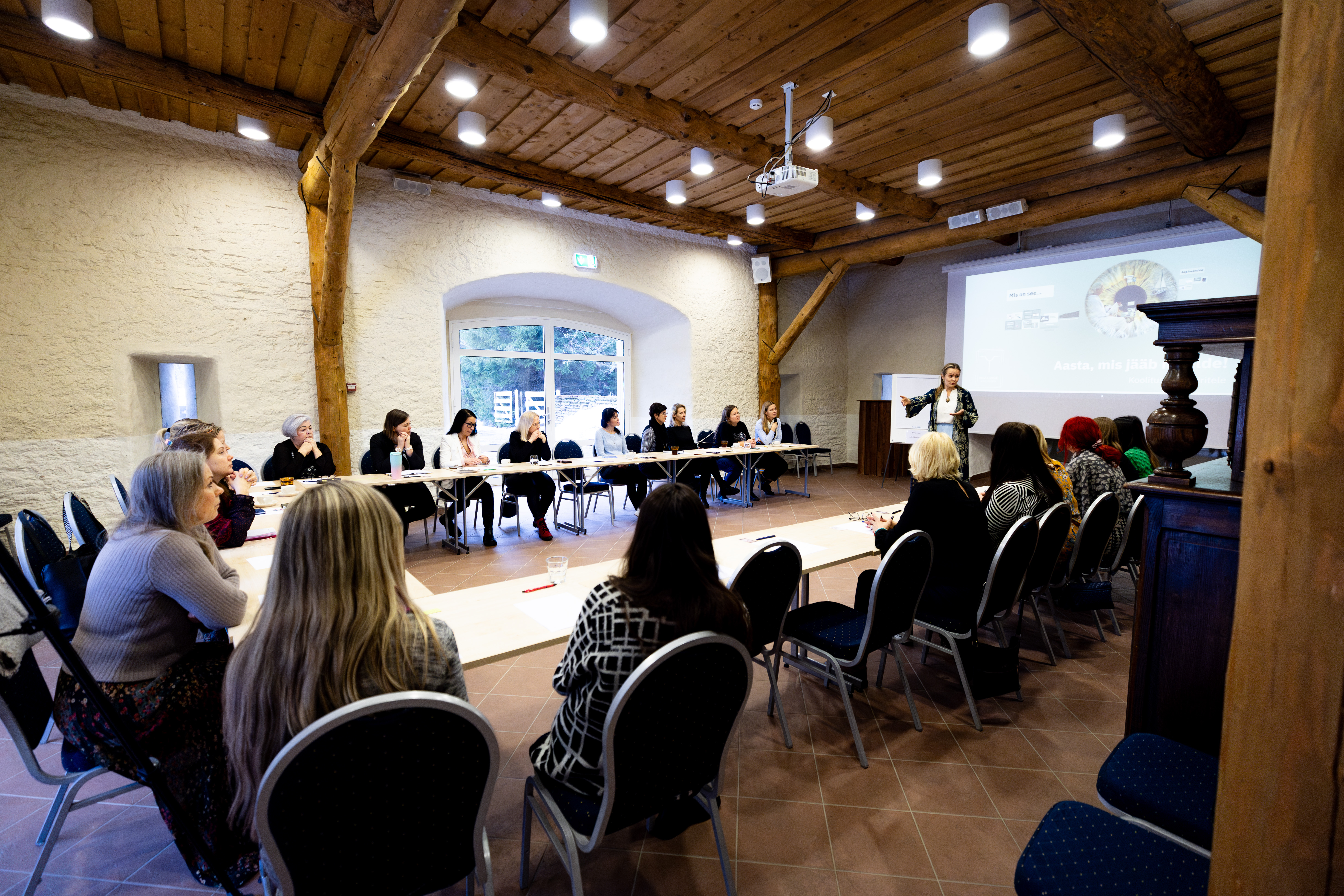 Inga Lunge seminar Palmse mõisa Linnaserehi suures saalis