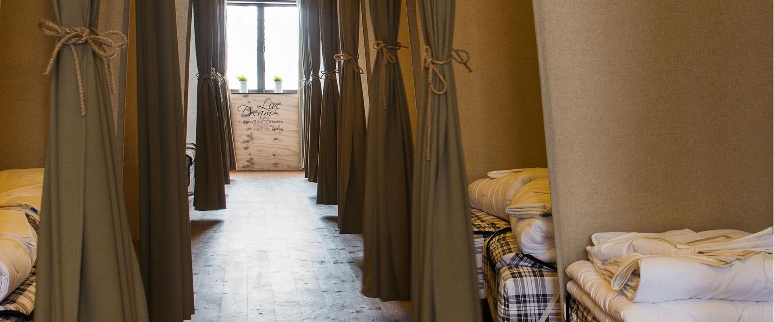 Large Raft House experience accommodation