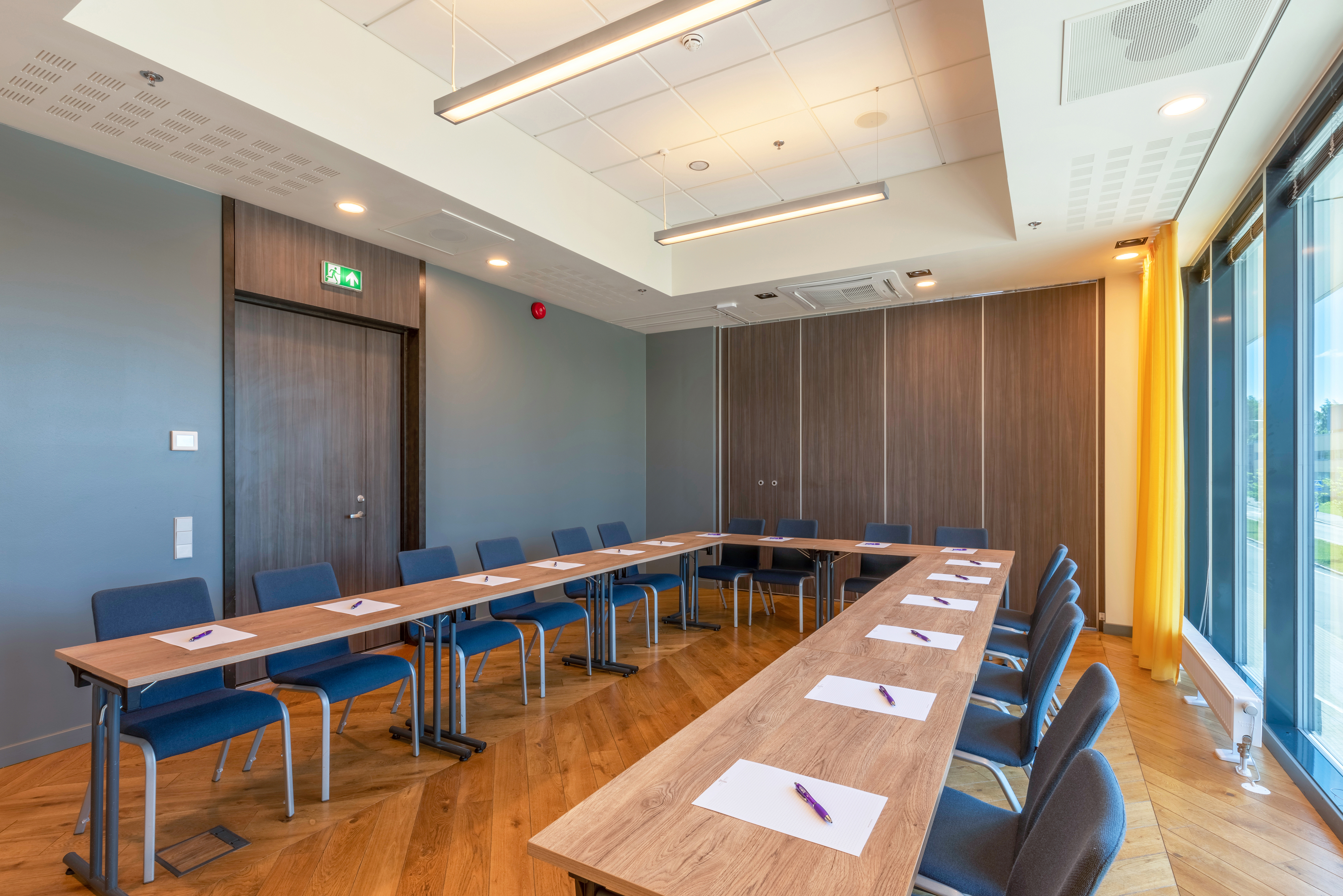 Hotel Sophia South Hall U-shaped layout