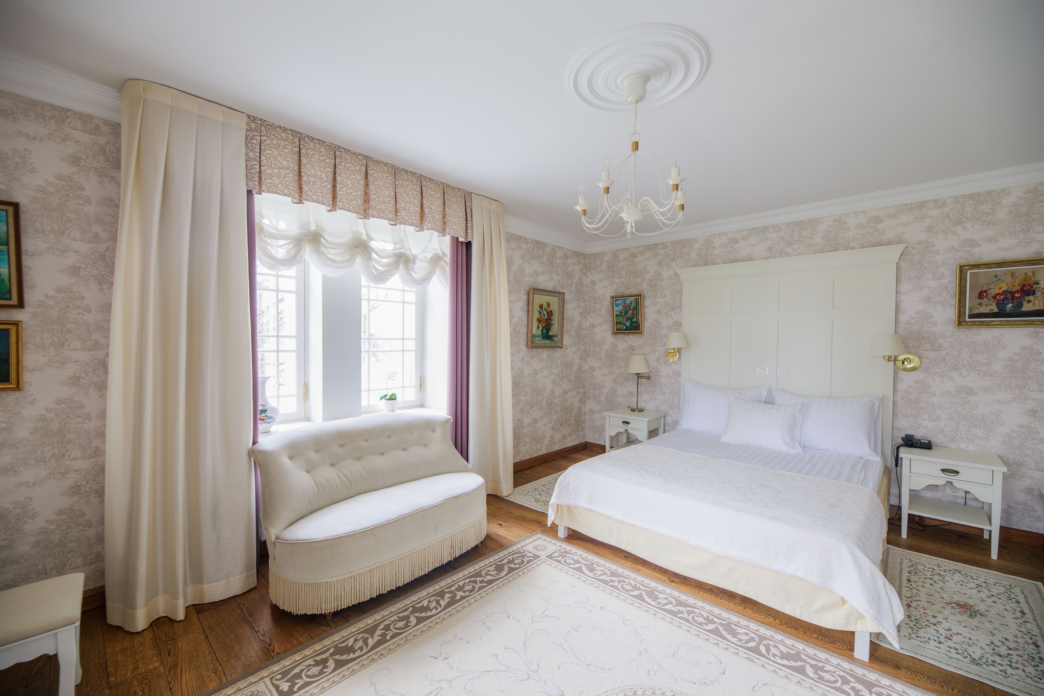 Saka Mõisa Härrastemaja tuba