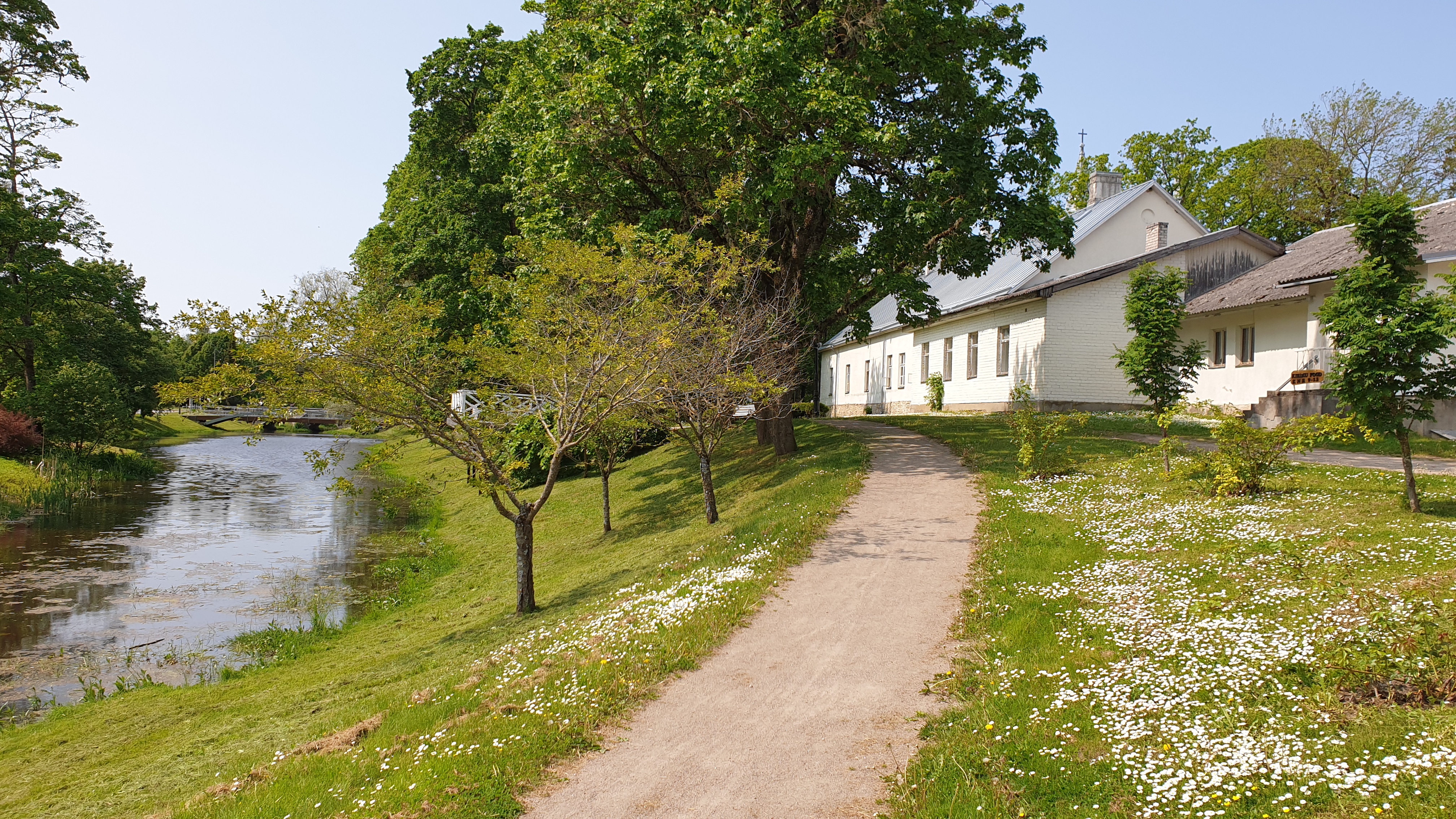 Kevadine promenaad Raplas