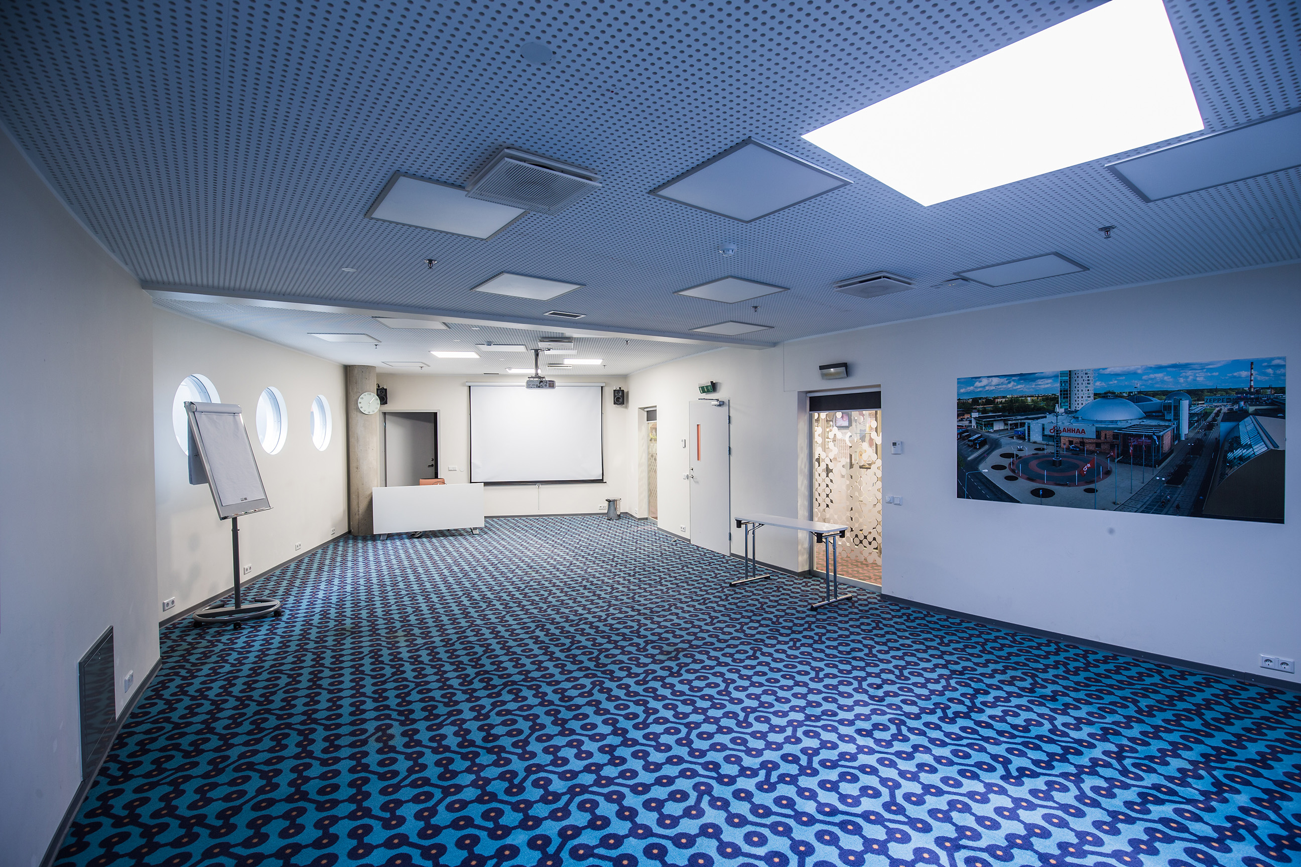 Room Apollo at the AHHAA Science Center Conference Center