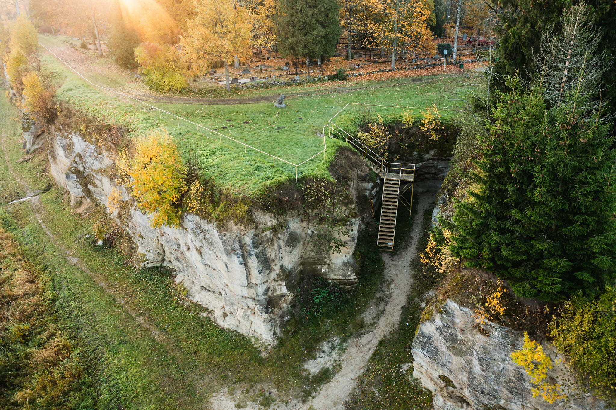 Sügisene Tori alevik ja Tori Põrgu