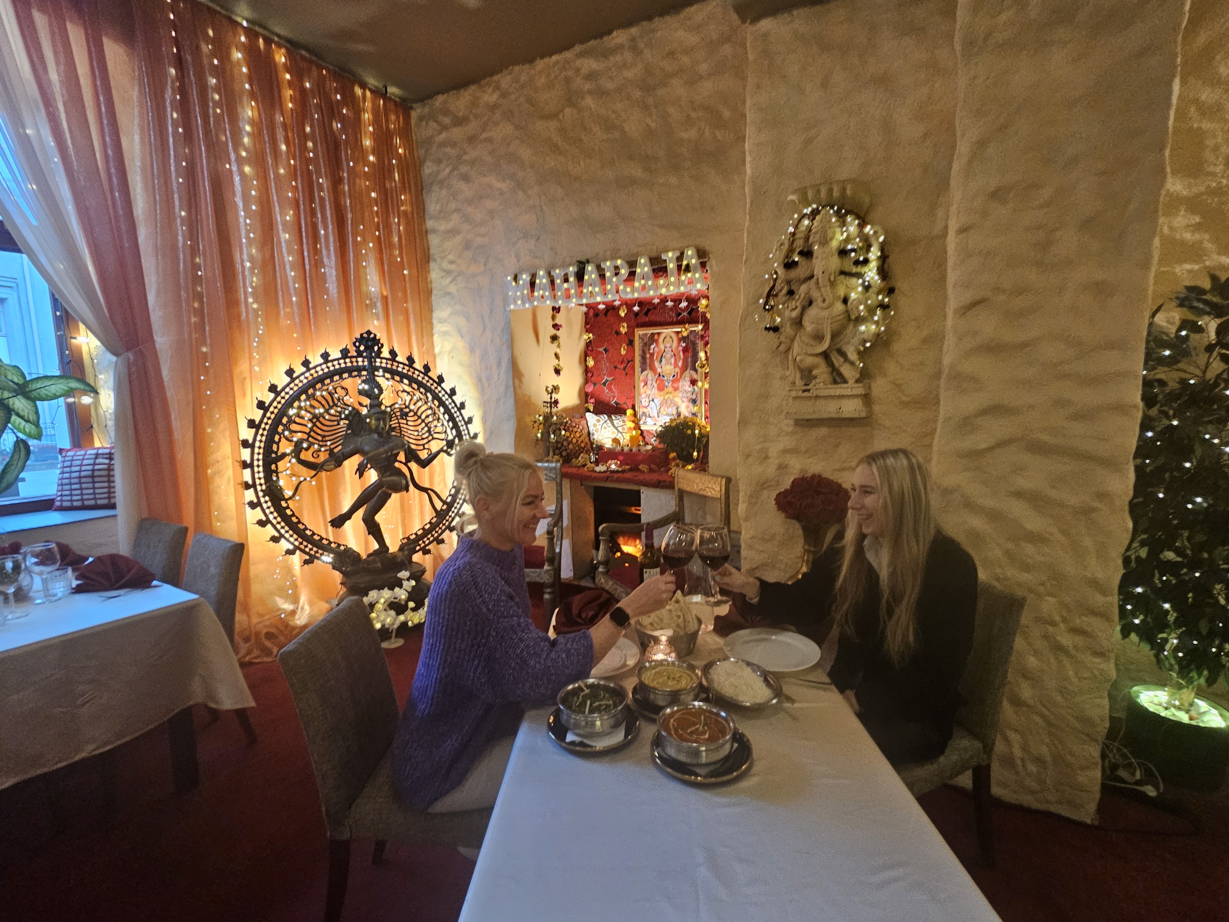 vakariņas Indijas restorānā "Maharaja" Tallinā
