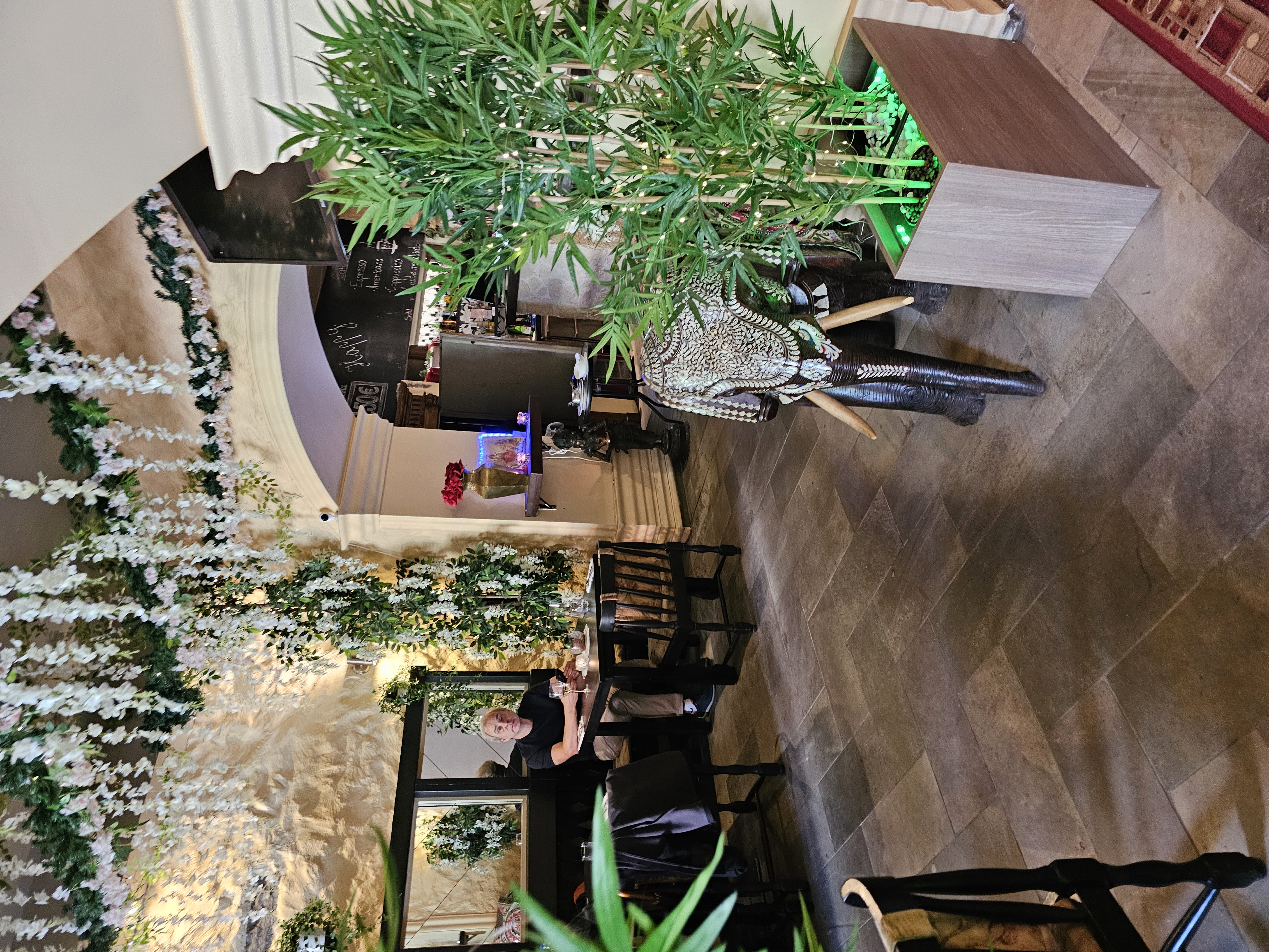 Tradicionālais Indijas zilonis Tallinas vecpilsētā,  Indijas restorānā "Maharaja"