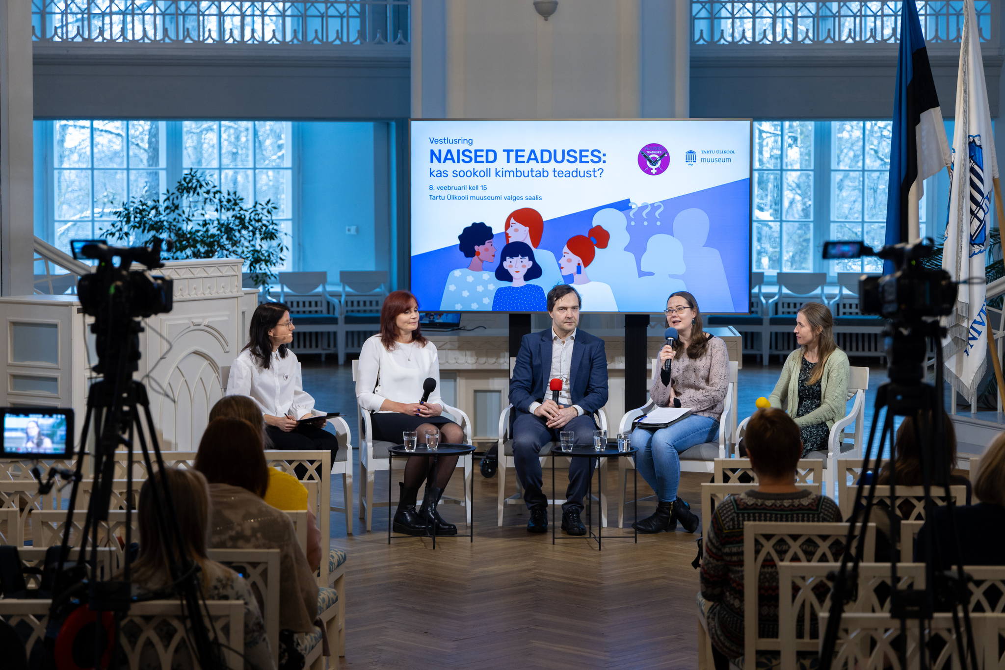 Konverents Tartu Ülikooli muuseumi valges saalis