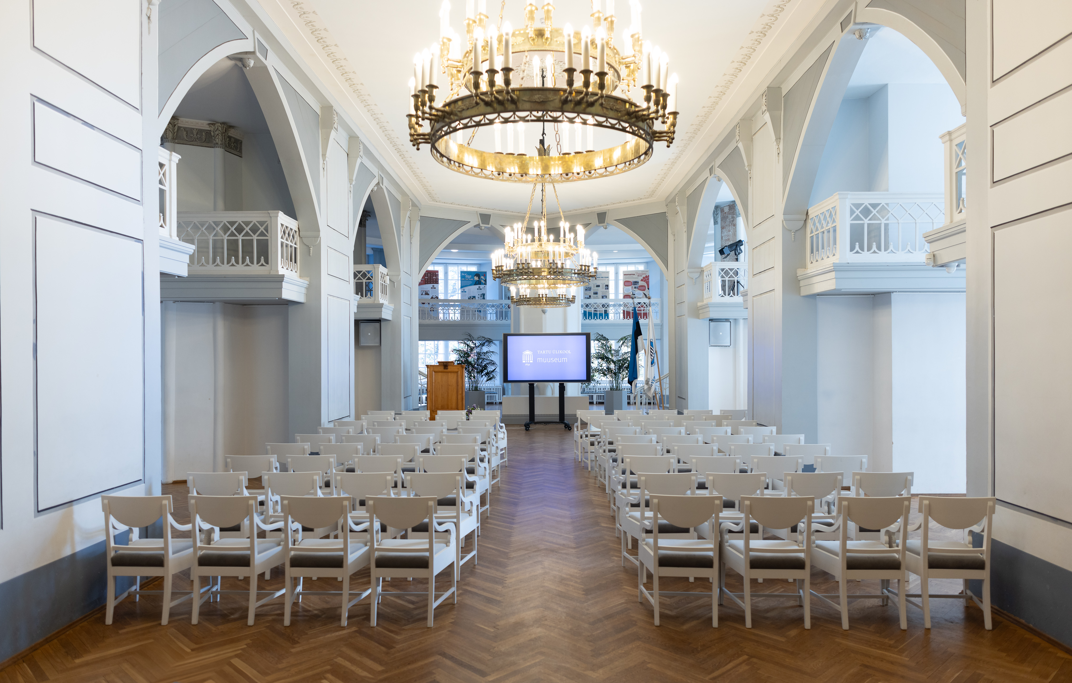 Tartu Ülikooli muuseumi valge saal