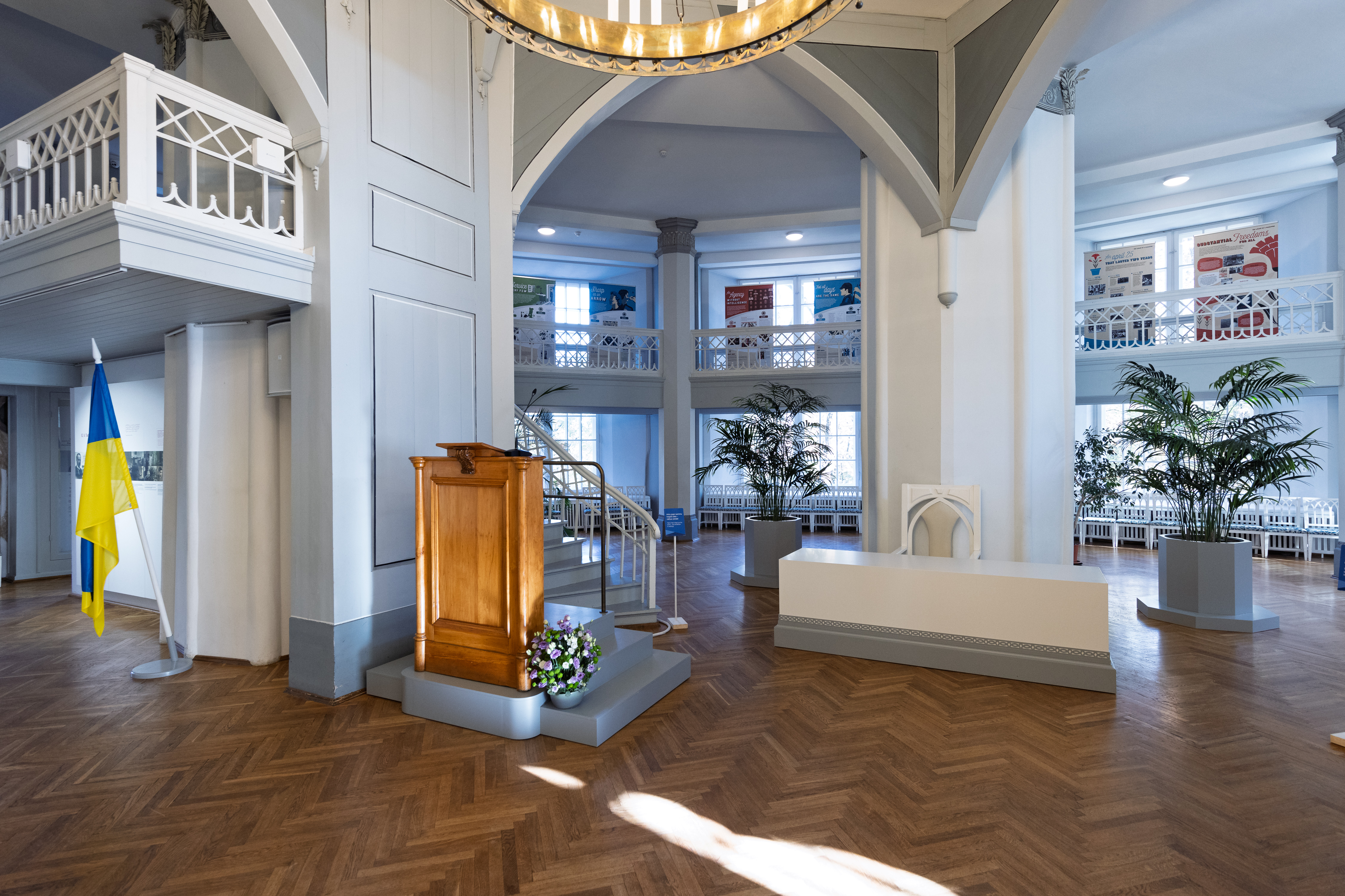 Tartu Ülikooli muuseumi valge saal