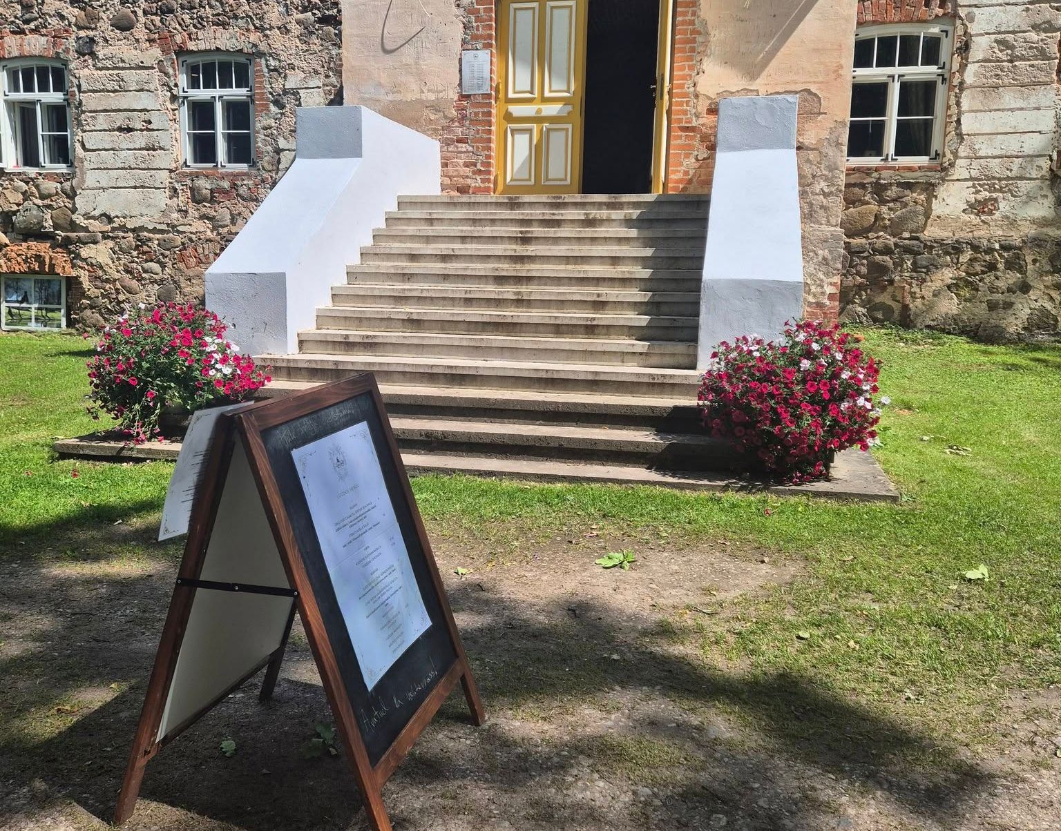 Luke Mõisa valitsejamaja kohvik ootab eelbroneeringuga külastajaid talvel