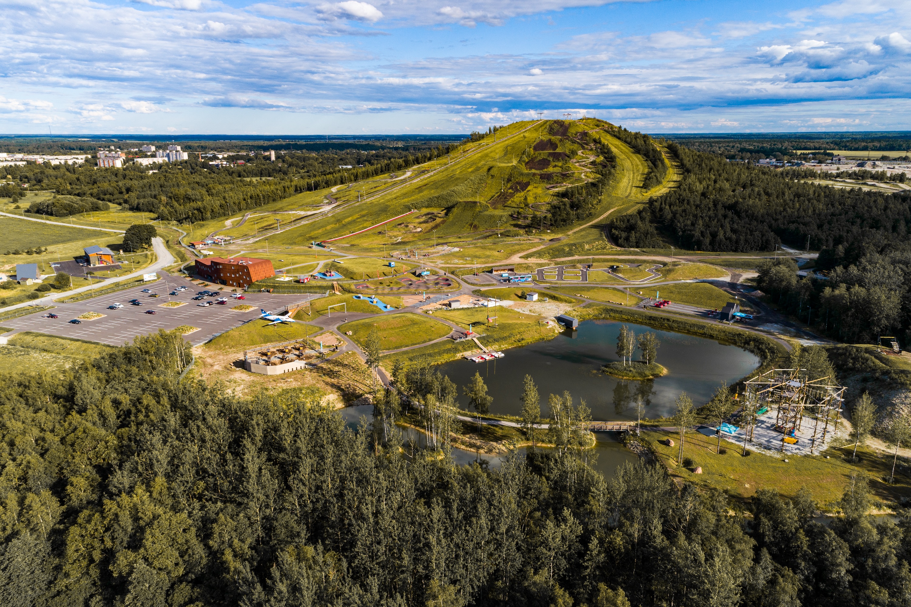 Suvine keskus erinevate aktiivsete tegevustega