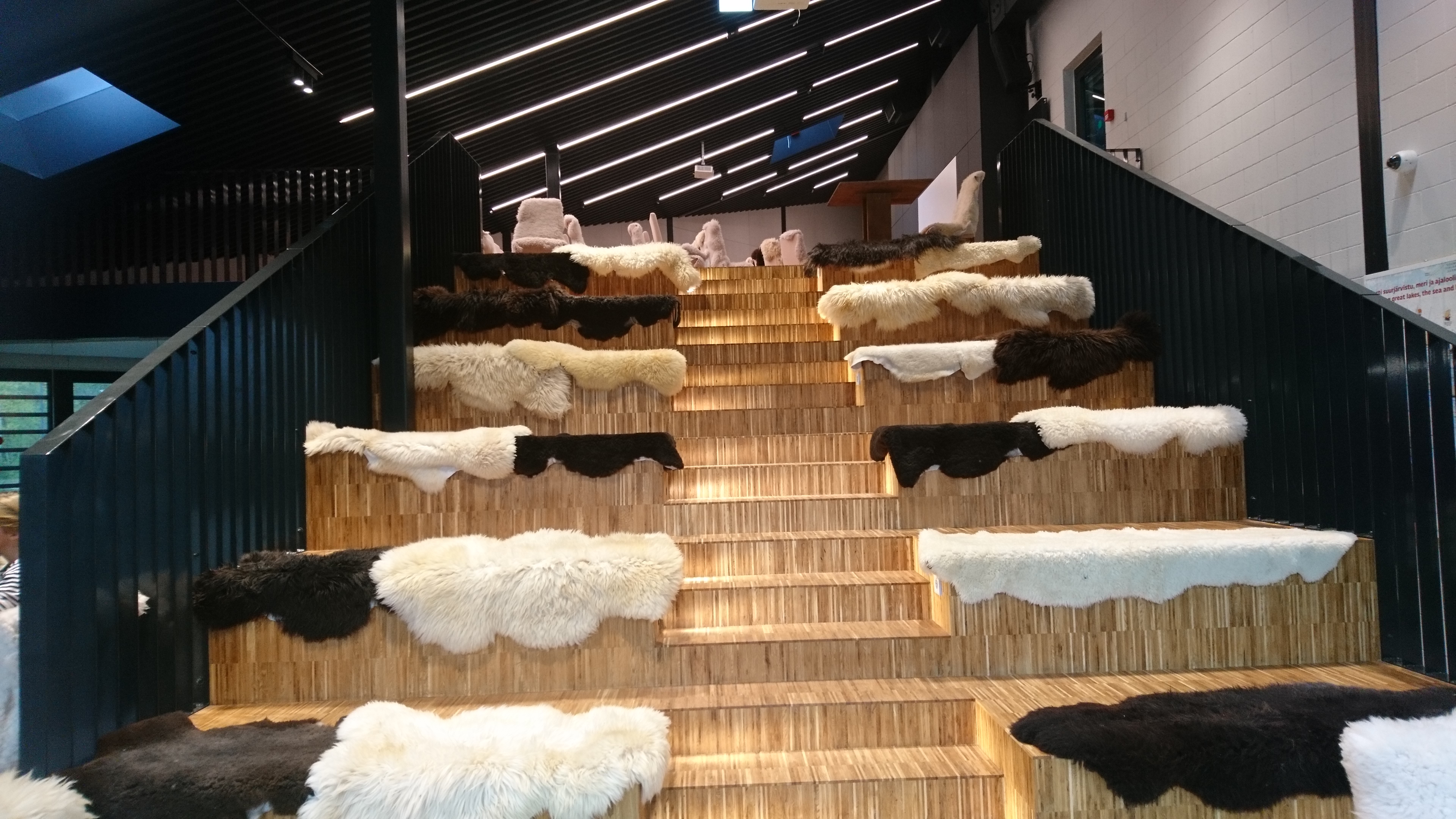 Lodjakoja seminariruumi trepistik vaatega jõele