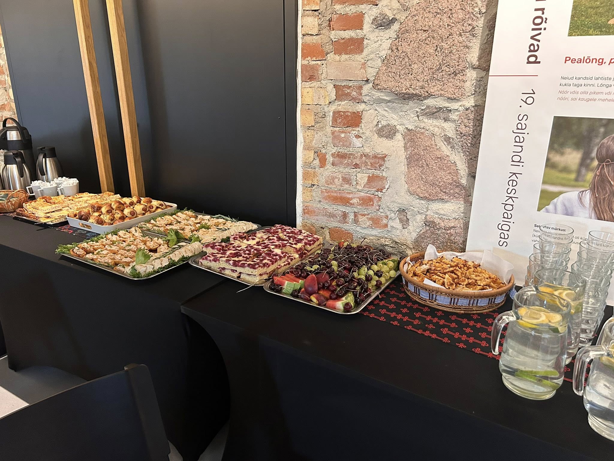 Suupistelaud Elamuskeskuse kohvikus