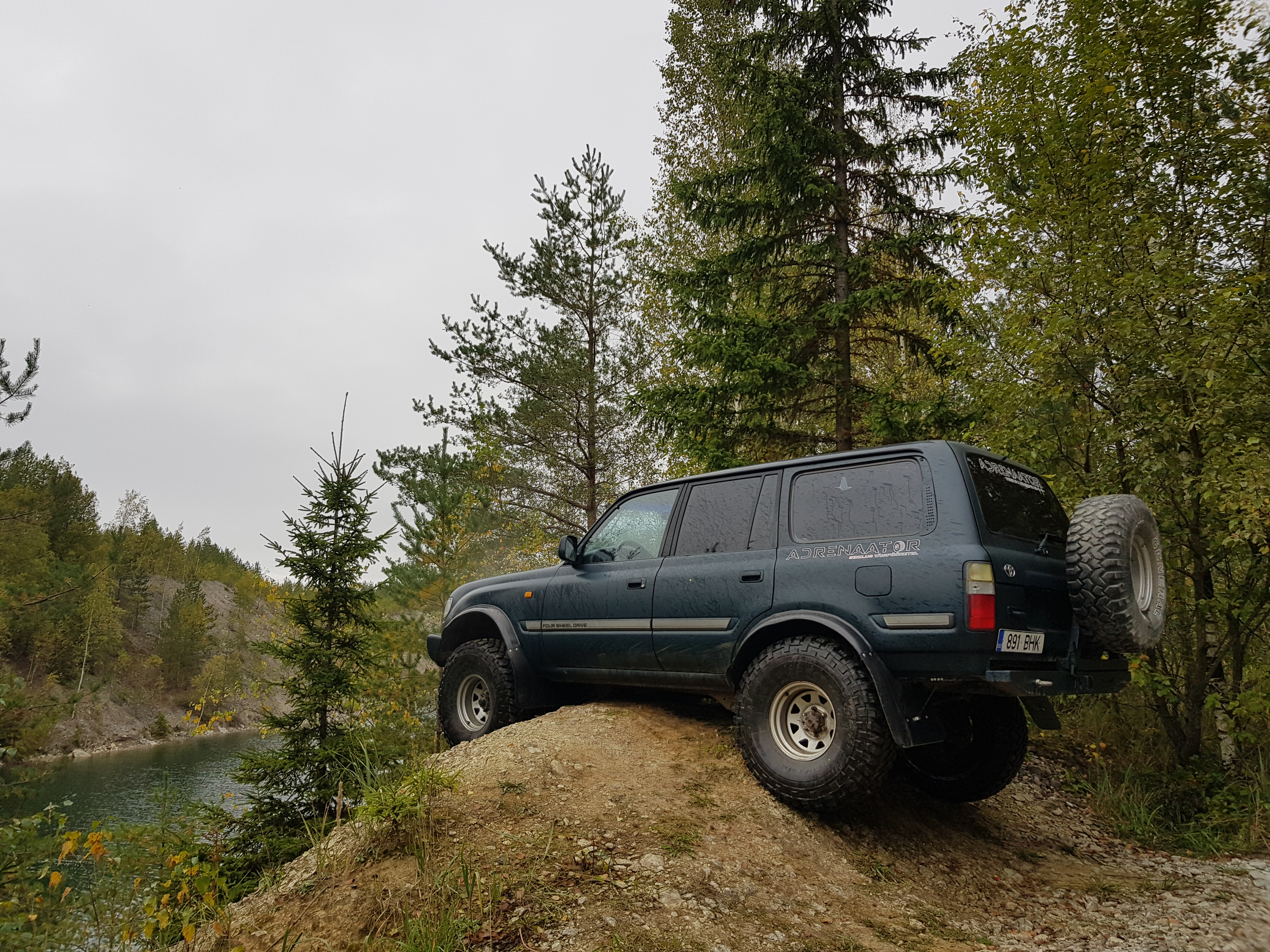 Adrenaatori Safari väiksema autoga