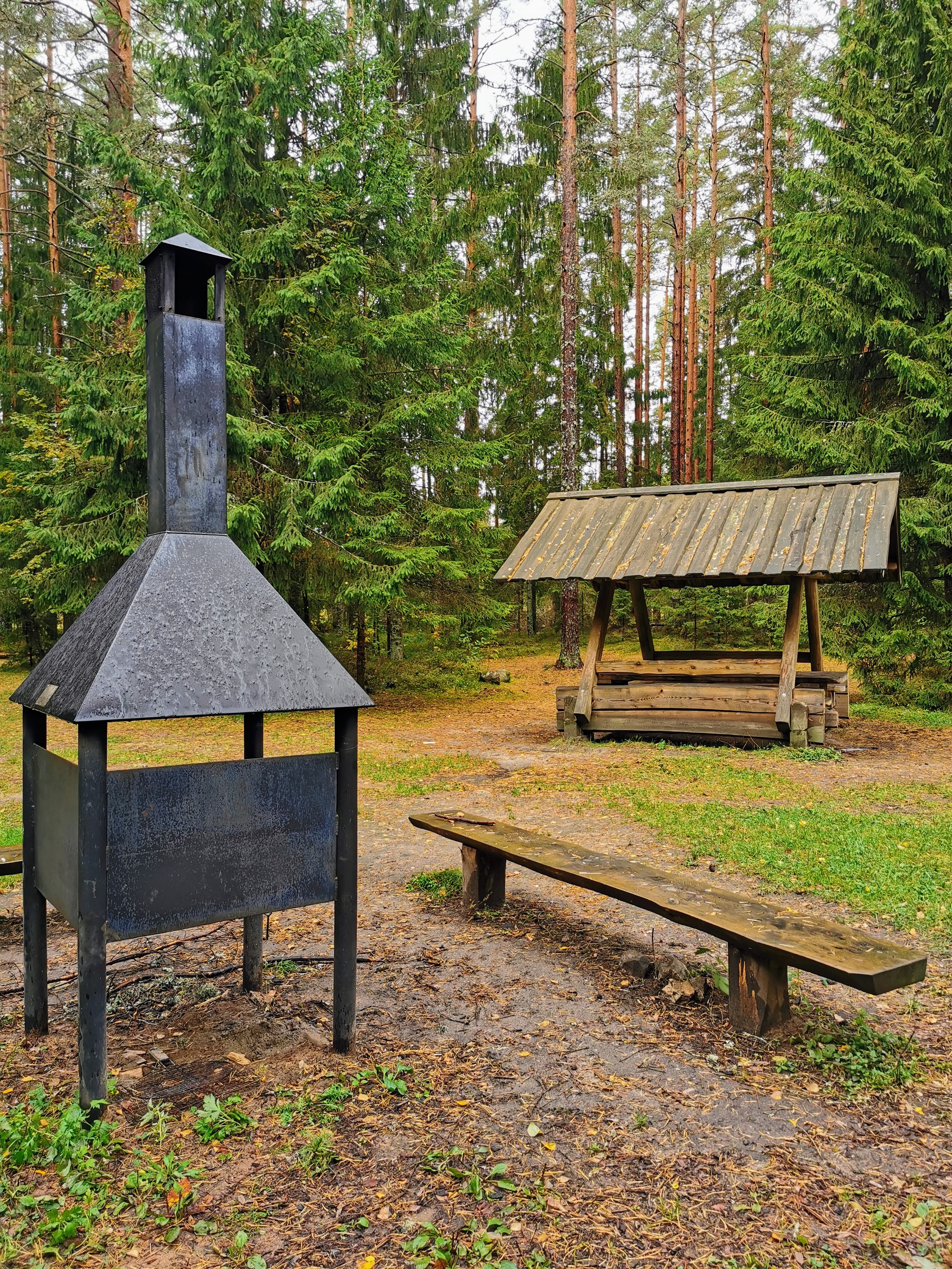 Rae järve matkarada ja telkimisala