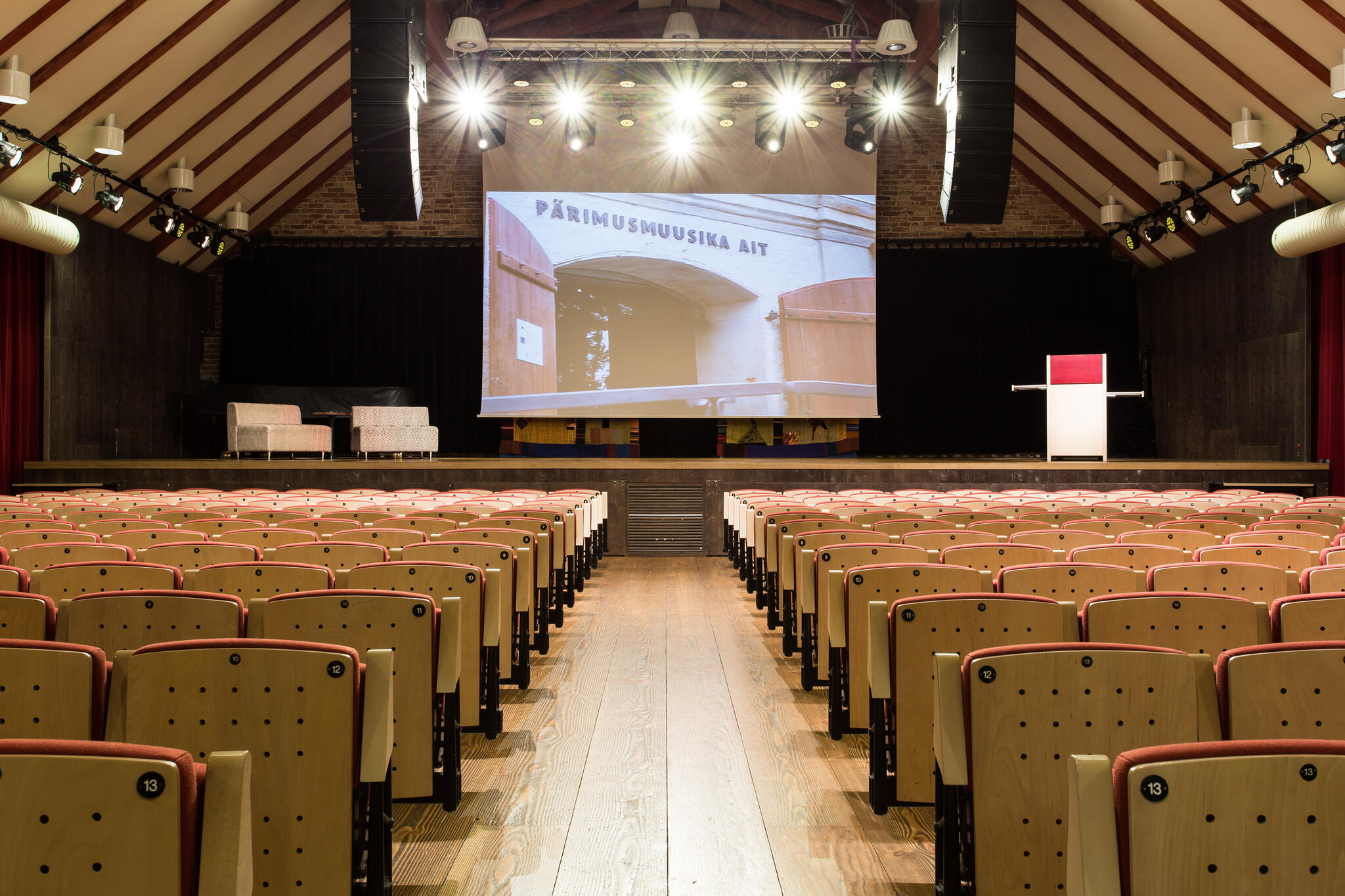 Pärimusmuusika Ait Viljandis, suur saal