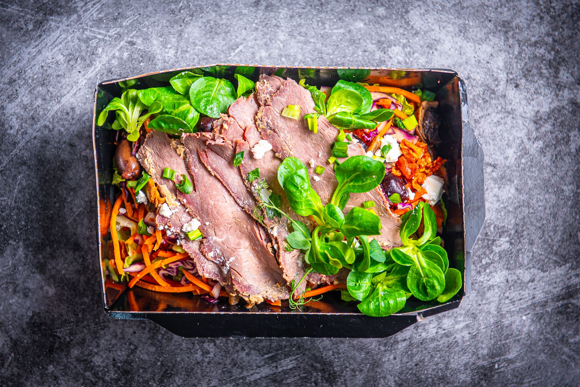 Kohvik Põhjala Deli veisefilee salat