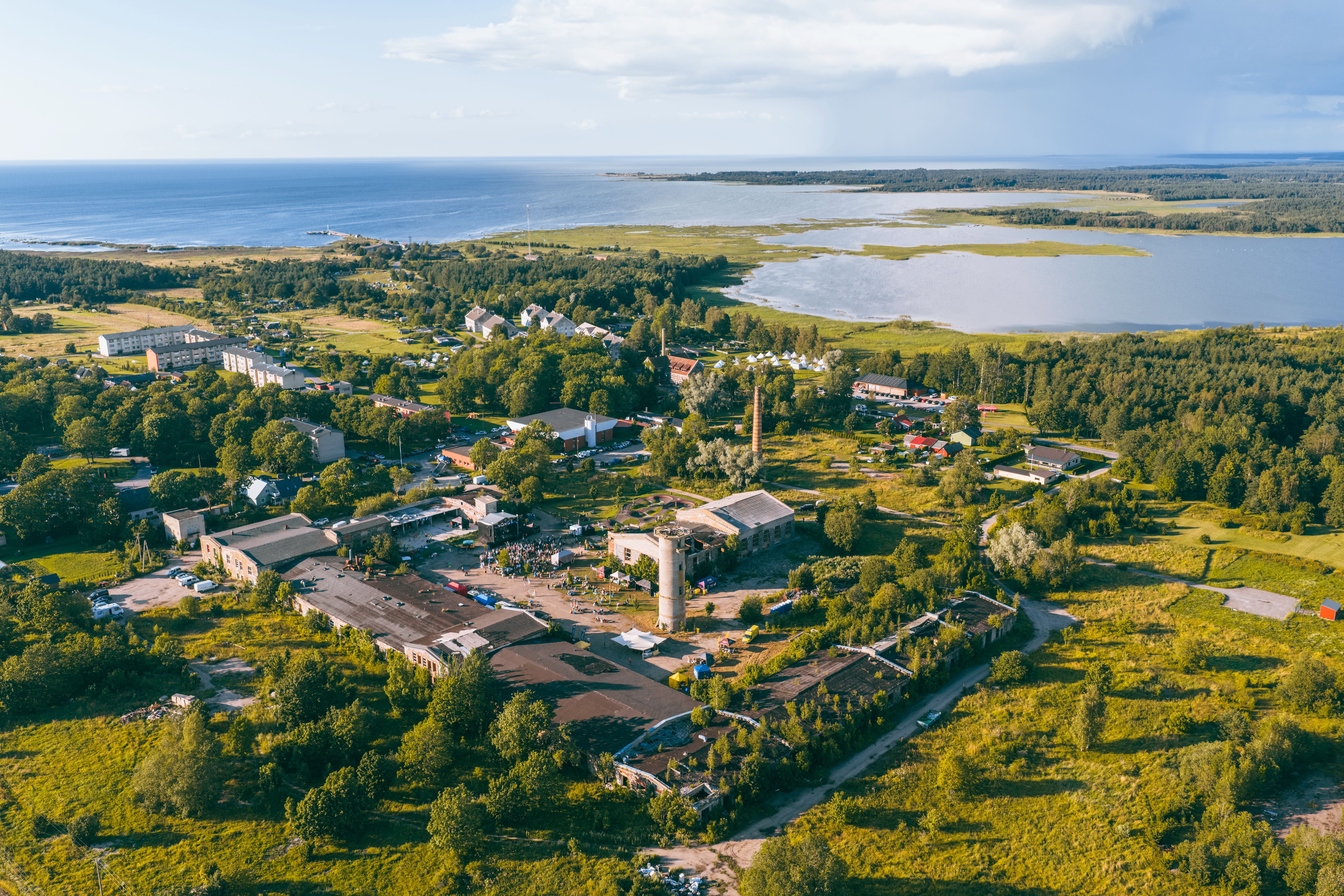 Viscosa Kultuuritehas Hiiumaal linnulennult juunis 2025