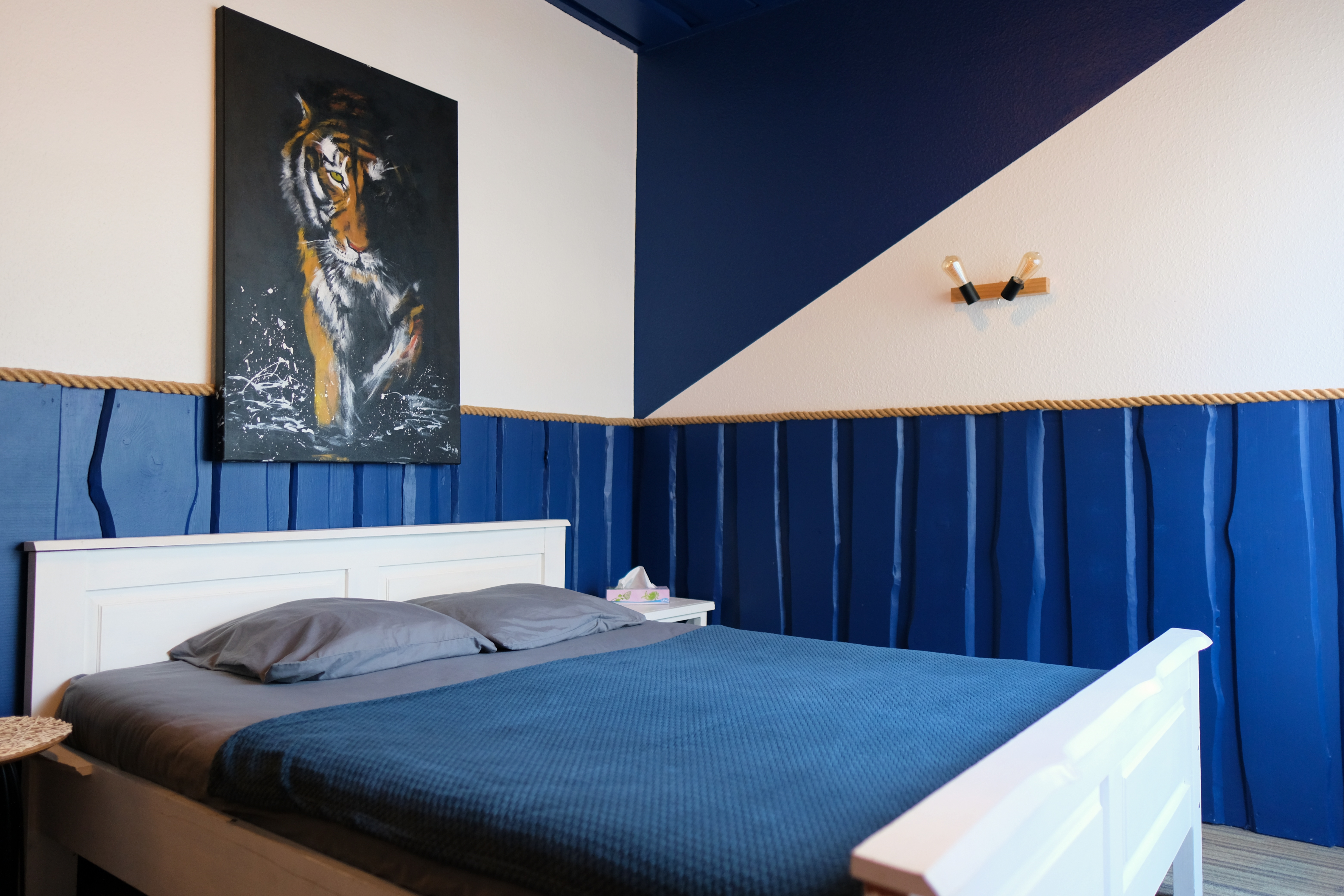 Hubane majutus Lahemaal kaheinimese toas Madrus, mereäärne hotell Vergi Sadamas